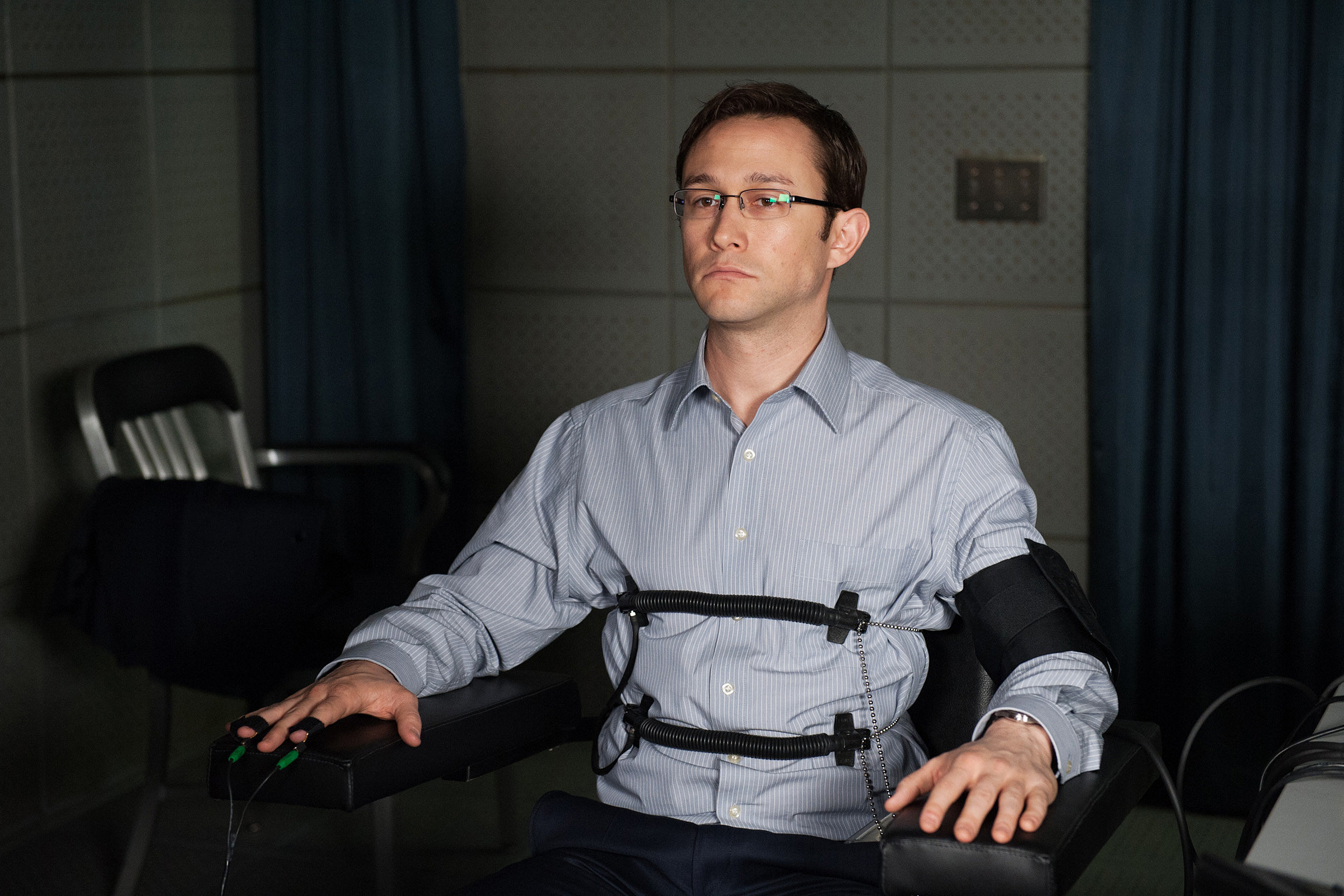 Snowden Lügendetektortest für den Geheimdienst: Joseph Gordon-Levitt als Edward Snowden