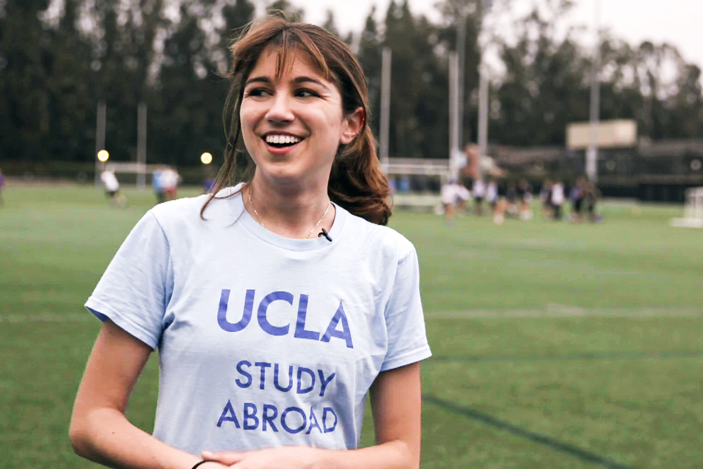 DOK-Serie: Schweizer in Los Angeles Lauriane Ney studiert internationale Beziehungen in Genf und geht für ein Semester an die renommierte University of California UCLA.