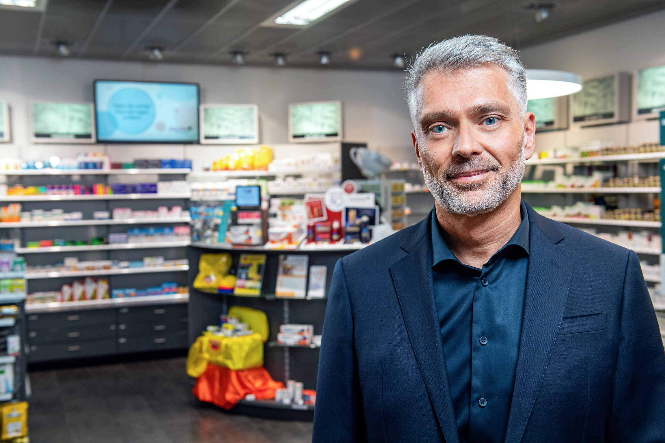 Wahlarena 2019 Sandro Brotz Moderator Arena, hier in einer Apotheke in Buchs