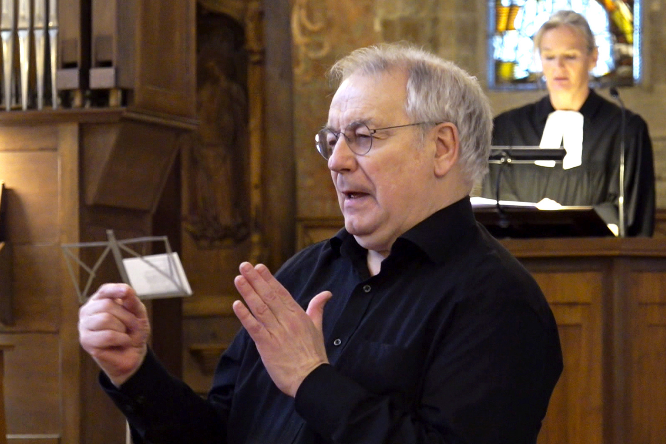 Signes – Gebärdensprachdolmetscher/in: Zwischen zwei Sprachen und Kulturen Gebärdensprachdolmetscher in der Kirche
