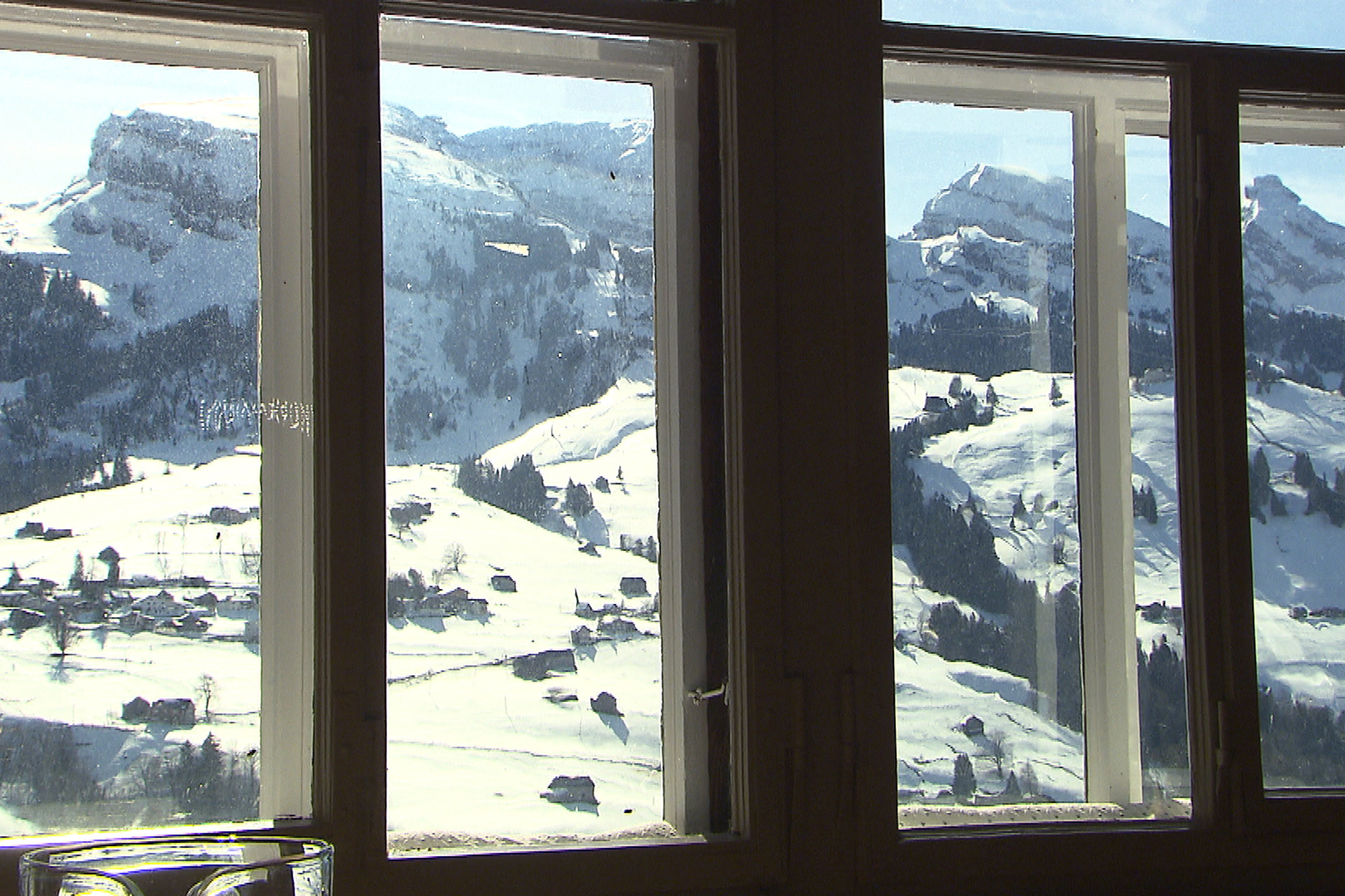 Reporter Kulturkampf im Toggenburg Blick auf die Churfürsten von einem Bauernhof in Wildhaus aus