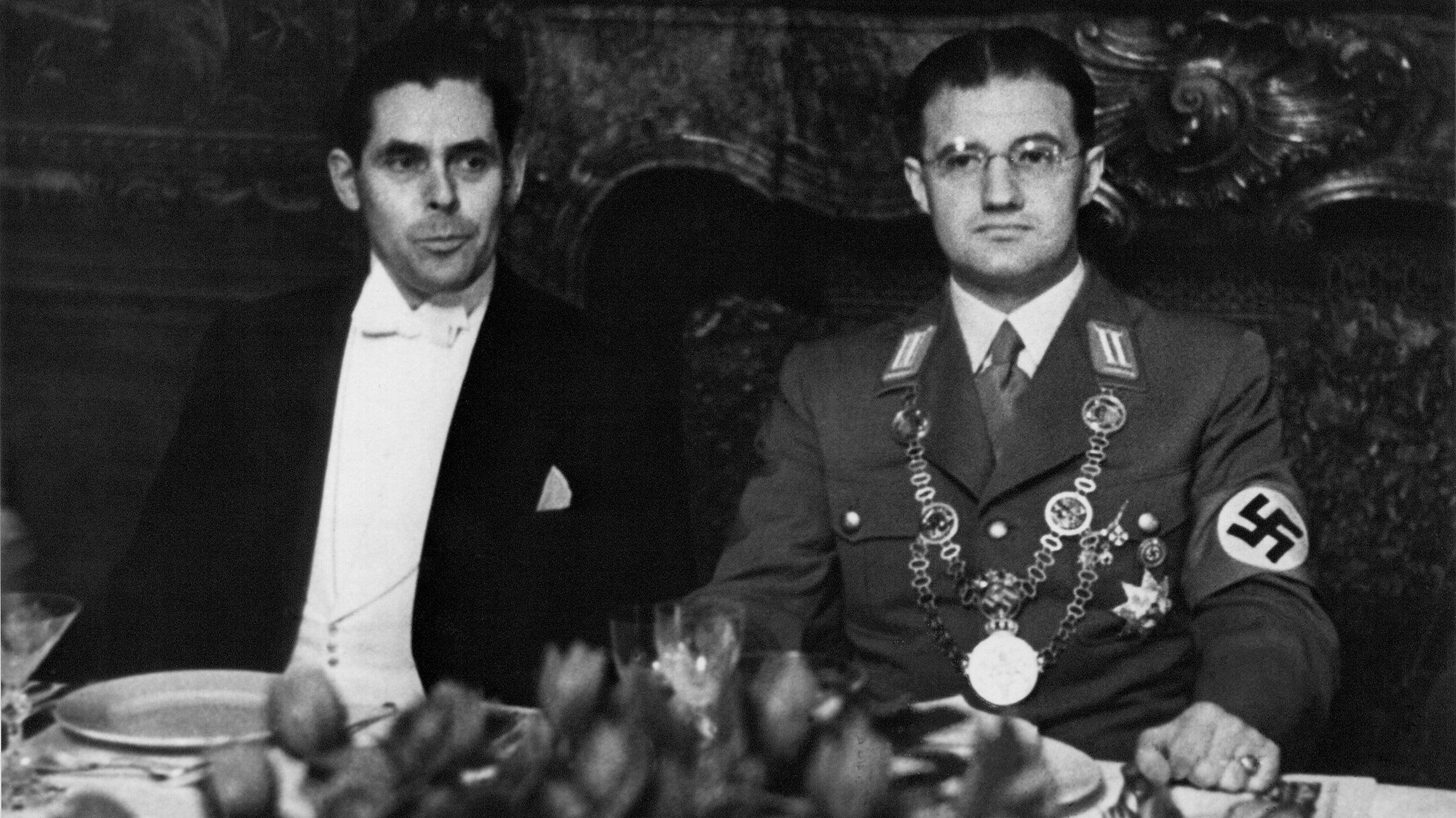 Es ist kalt in Brandenburg Geschmeidiger Diplomat feiert mit Nazi-Bürgermeister: Schweizer Gesandter Hans Frölicher, Kölner Oberbürgermeister Karl Georg Schmidt