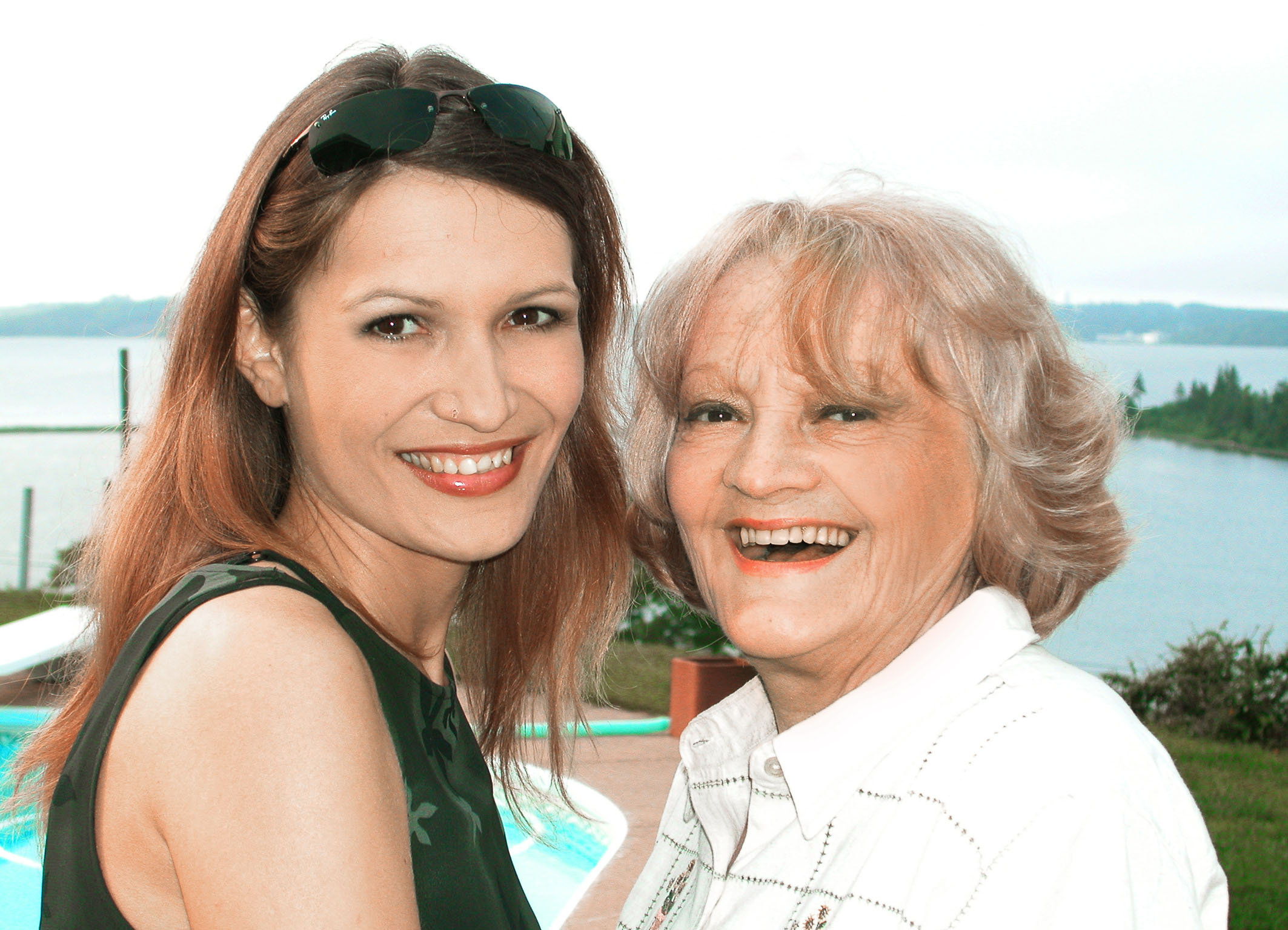 Ein Abend mit Ines Torelli Zu Gast bei der vielseitigen Schauspielerin und Entertainerin in Kanada Moderatorin Regula Elsener zu Besuch bei Ines Torelli