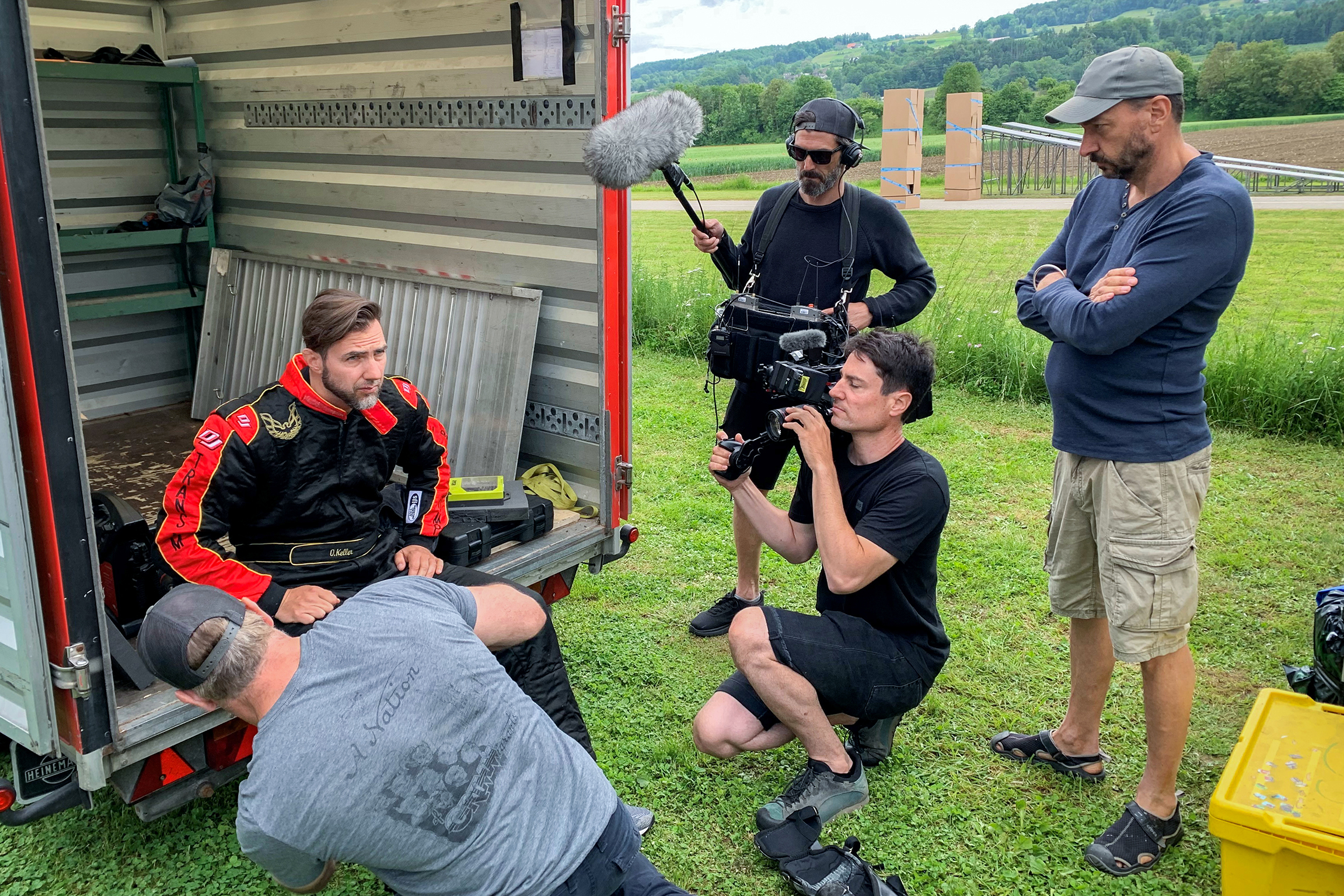 SRF bi de Lüt - Ein Manu für alle Fälle Folge 2Manu Burkart beim Stuntman Manu Burkart (l.)während den Dreharbeiten kurz vor dem Stunt. 2021
