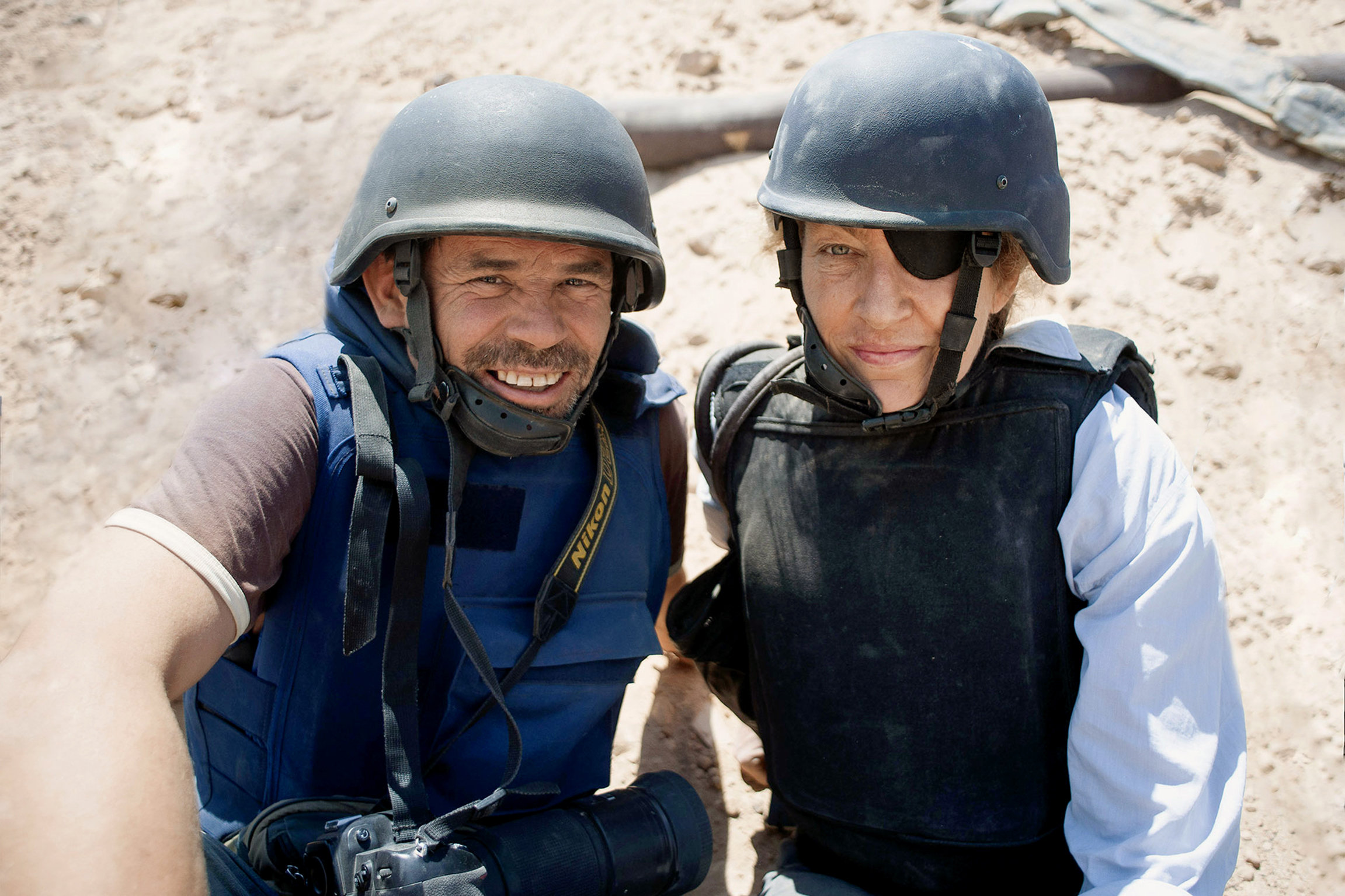 Under the Wire – Im Kriegsgebiet: Paul Conroy und Marie Colvin als sie selbst