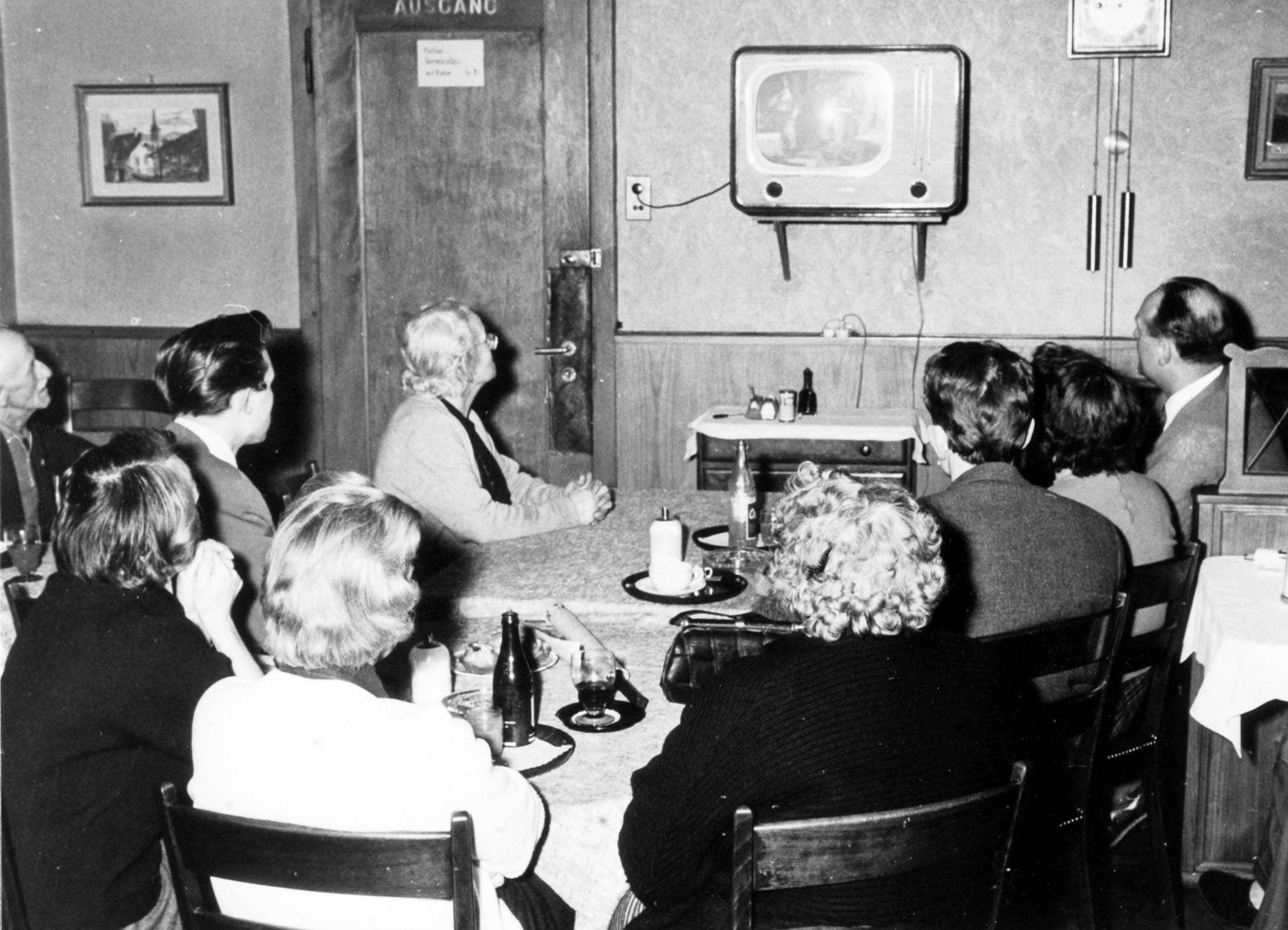 023_53_fernseher_im_restaurant_2.jpg