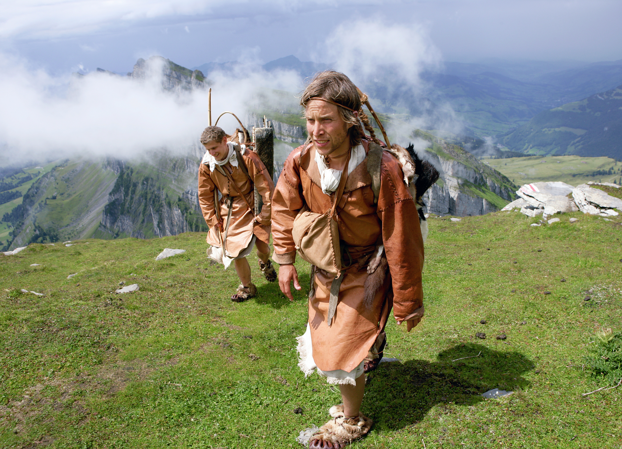 Pfahlbauer von Pfyn - Steinzeit live - Wanderung Die beiden Wanderer: Christian Hinterberger und Martin Imhof auf dem Hinterrugg  (2300 m ü.M.) im Toggenburg