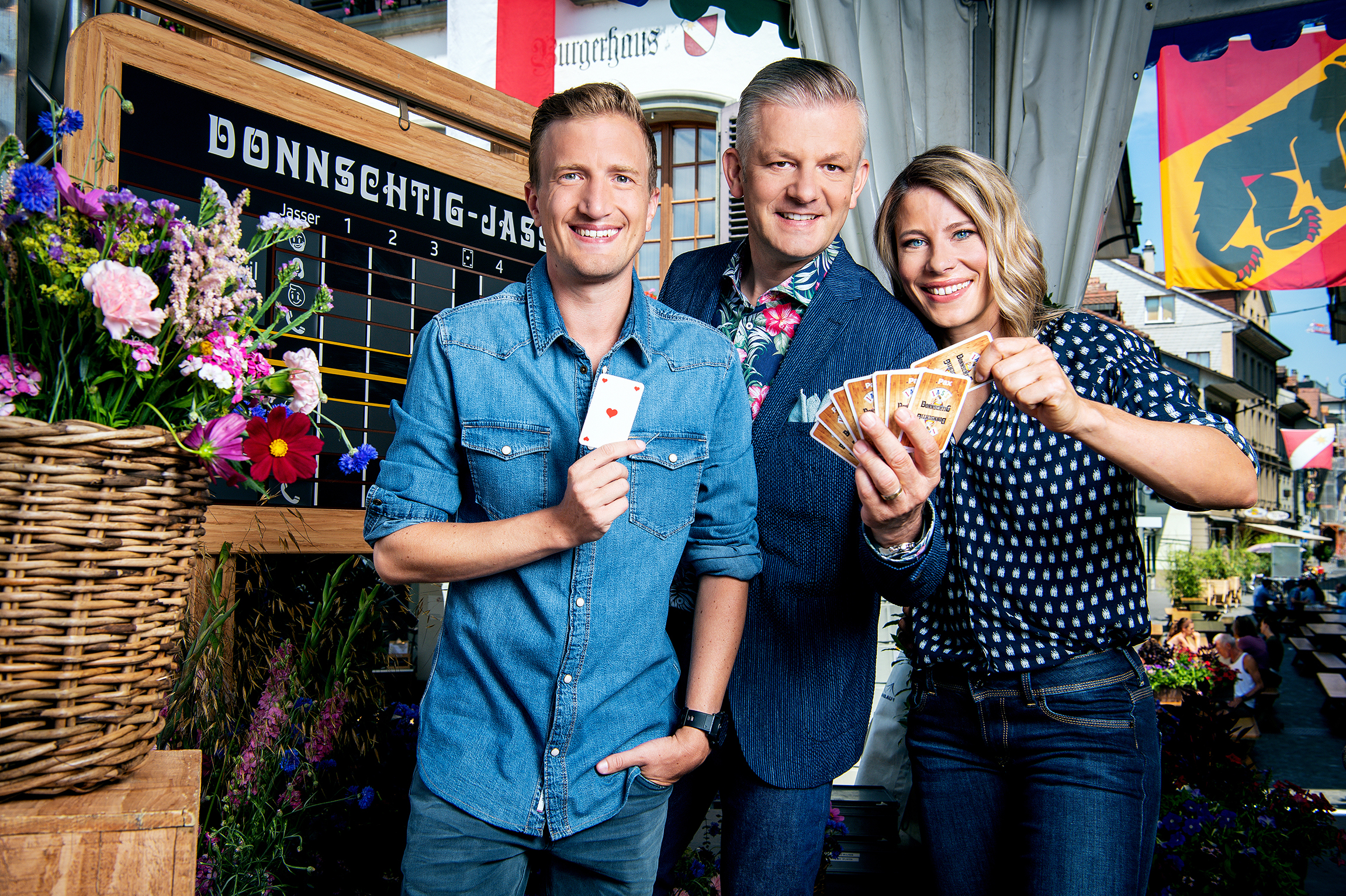 Donnschtig-JassKo-Moderatorr Stefan Büsser, Moderator Rainer Maria Salzgeber und Schiedsrichterin Sonia Kälin 2019