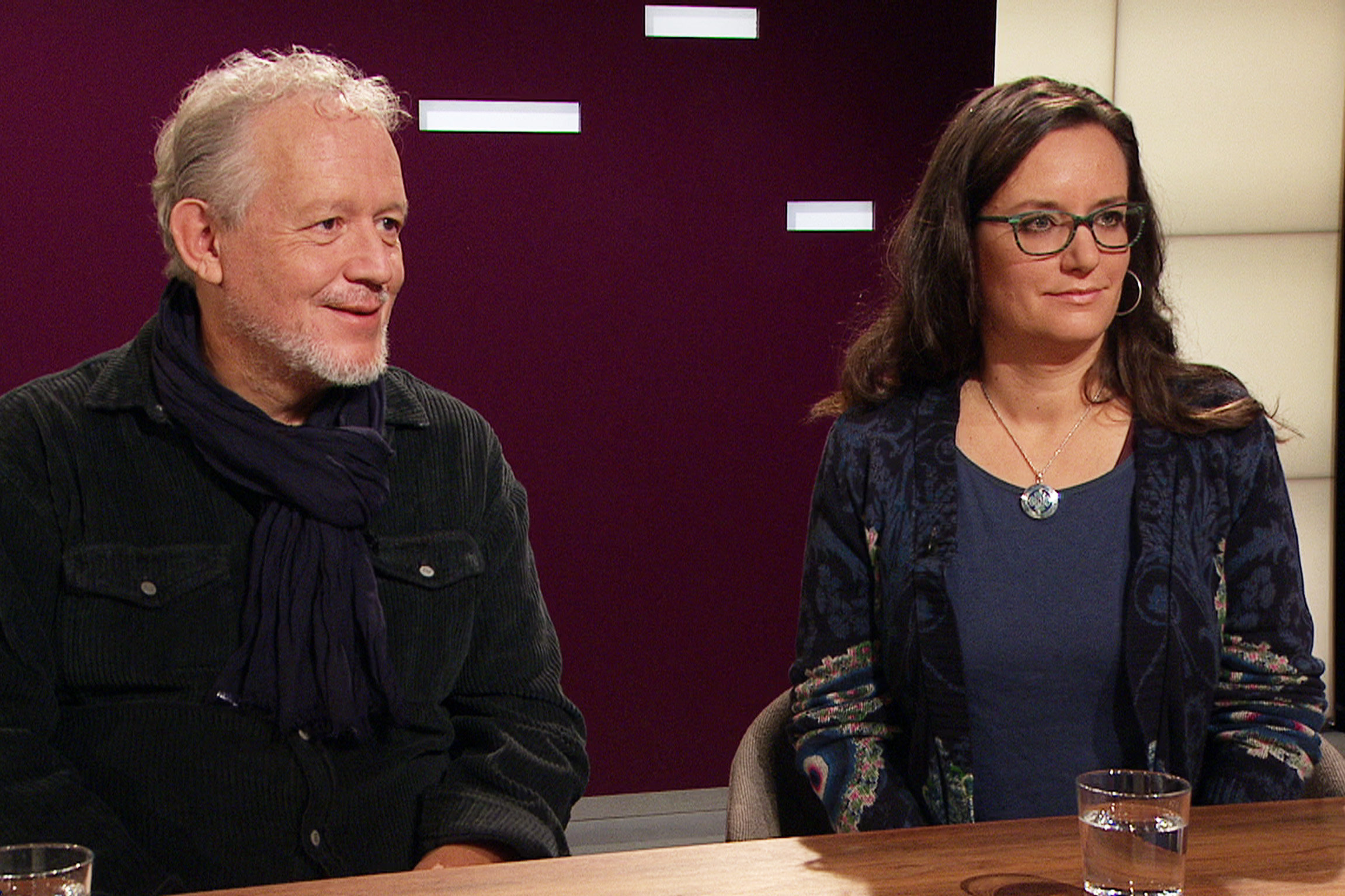 Sternstunde Religion 1979 - Zeitenwende in der islamischen Welt?Dirk van den Berg (links) und Eliane Ettmüller (rechts).