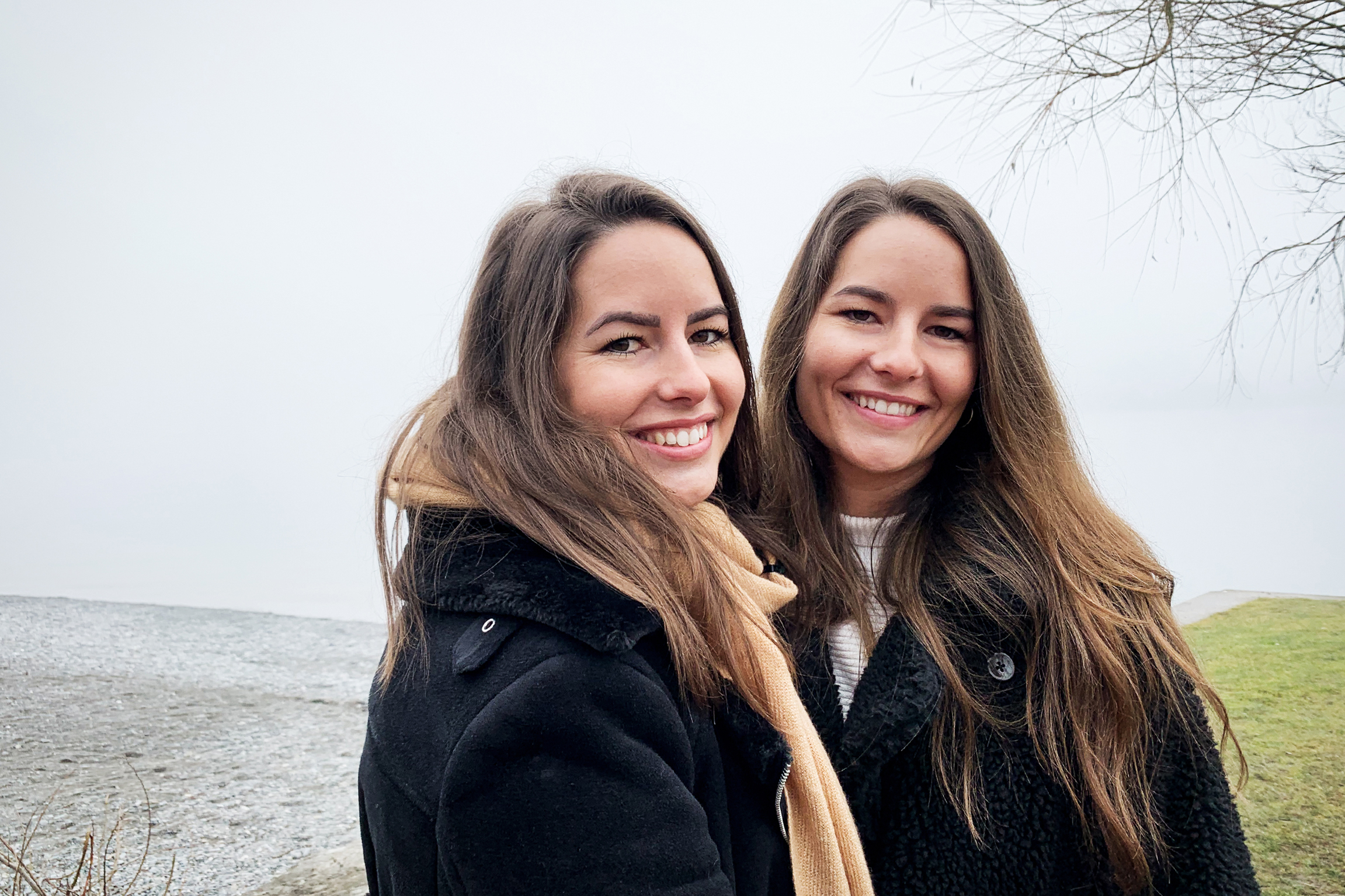 Hin und weg - Staffel 3 (2020)Australien Die Zwillingsschwestern Martina (links) und Melanie (rechts) waren noch nie länger als drei Monate voneinander getrennt