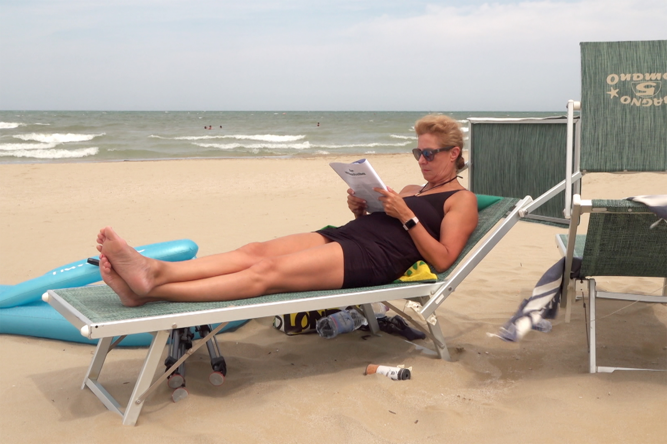 DOK-Serie: Ferien wie früher Staffel 1 Folge 3 Jeannine Pilloud am Strand