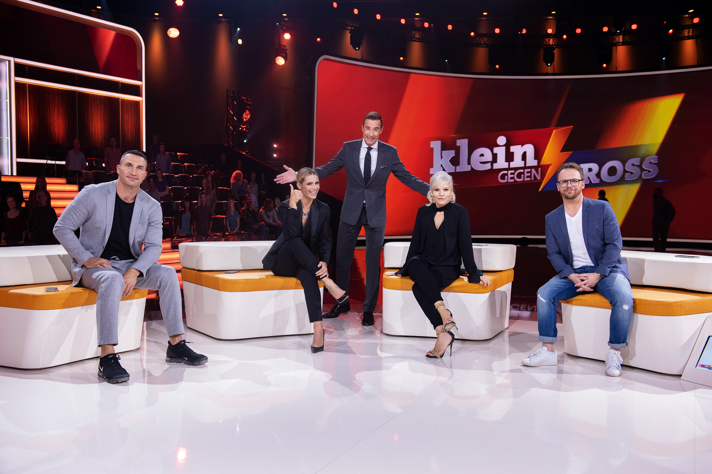 Klein gegen Gross v.l. Wladimir Klitschko, Michelle Hunziker, Moderator Kai Pflaume, Ina Müller, Ralf Schmitz