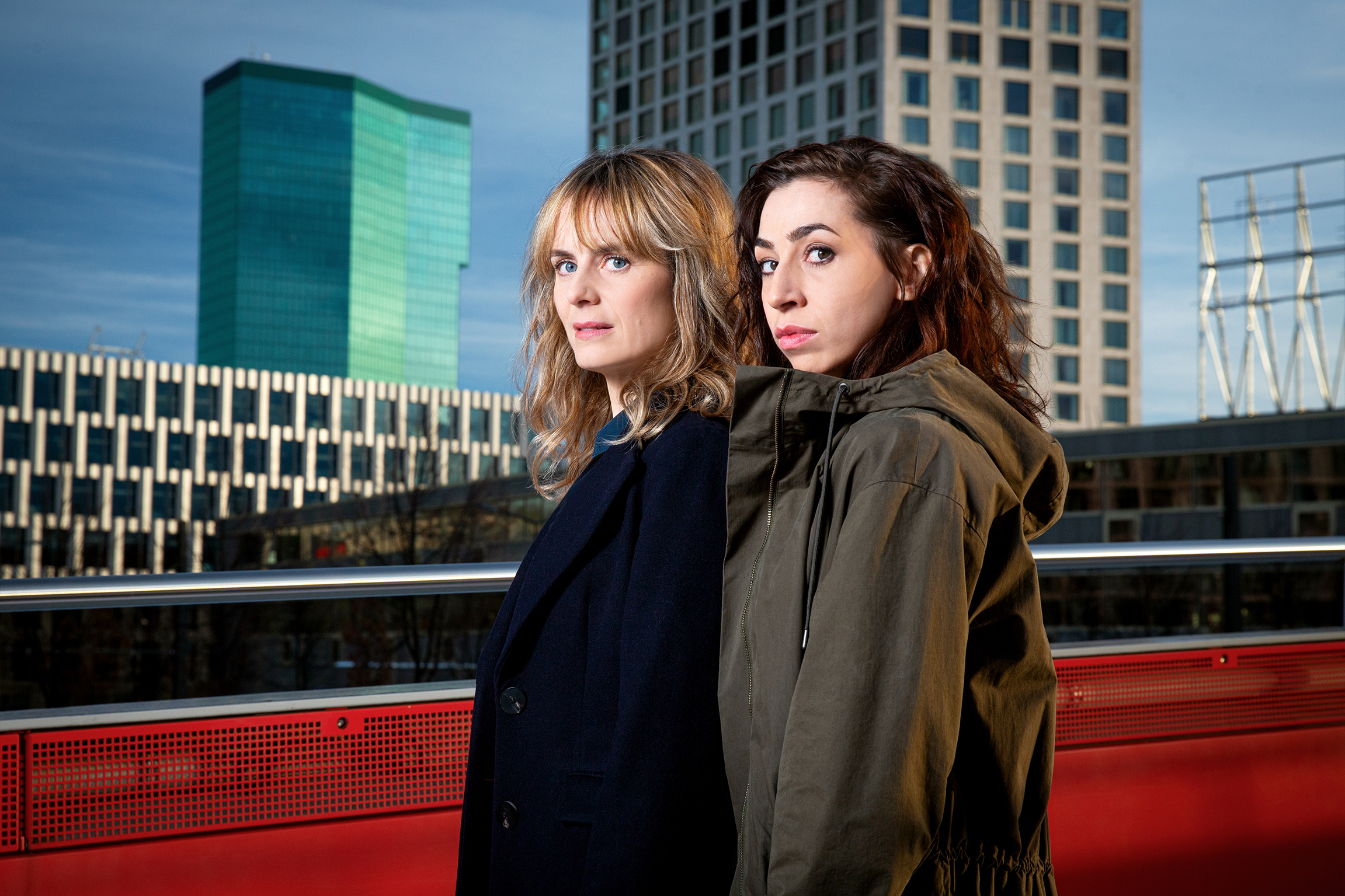 Drehstart zu den neuen «Tatort»-Folgen aus Zürich Anna Pieri Zuercher und Carol Schuler verkörpern das Kommissarinnen duo Isabelle Grandjean und Tessa Ott2021