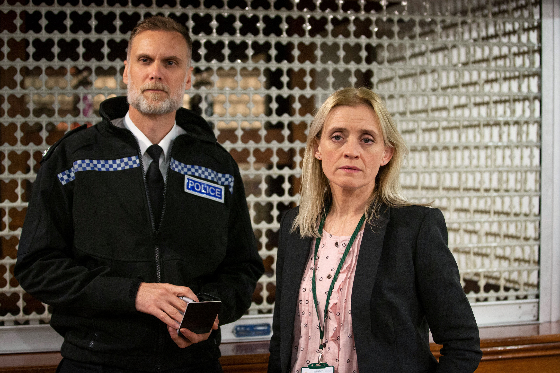 Der Giftanschlag von Salisbury Folge 3 Machen eine neue Entdeckung: Darren Boyd als Dave Minty, Anne-Marie Duff als Tracy Daszkiewicz