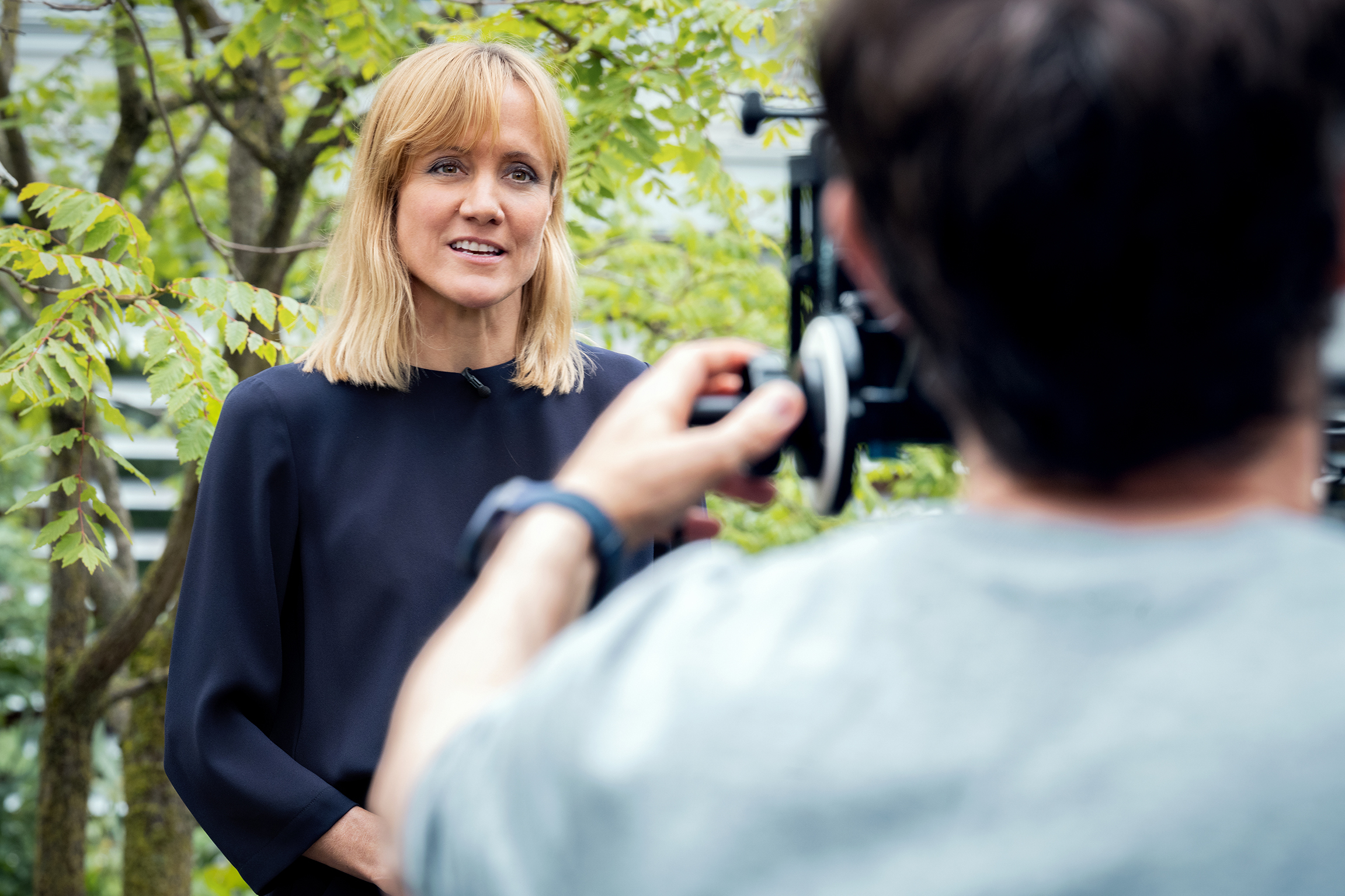 Club Sommerserie Moderatorin Barbara Lüthi vor der Kamera 2021