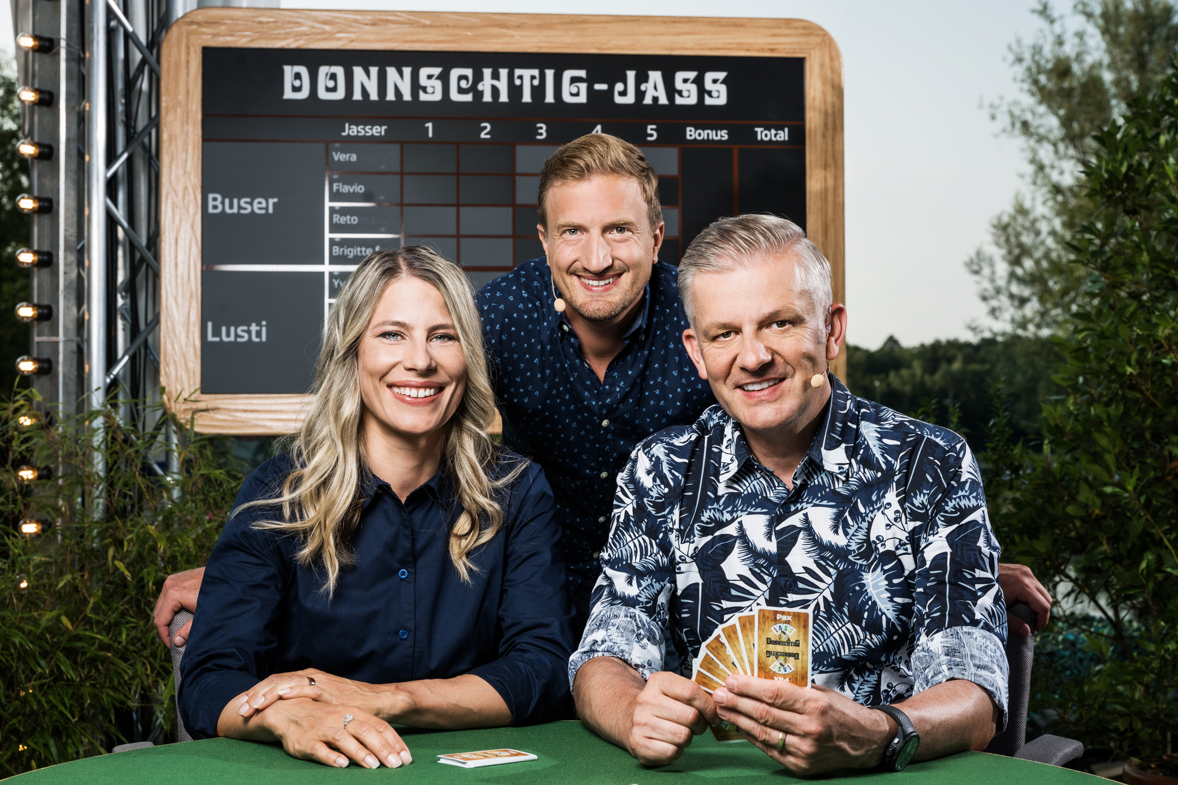 Donnschtig-Jass Das Moderationsteam: Sonia Kälin, Stefan Büsser und Rainer Maria Salzgeber 2021