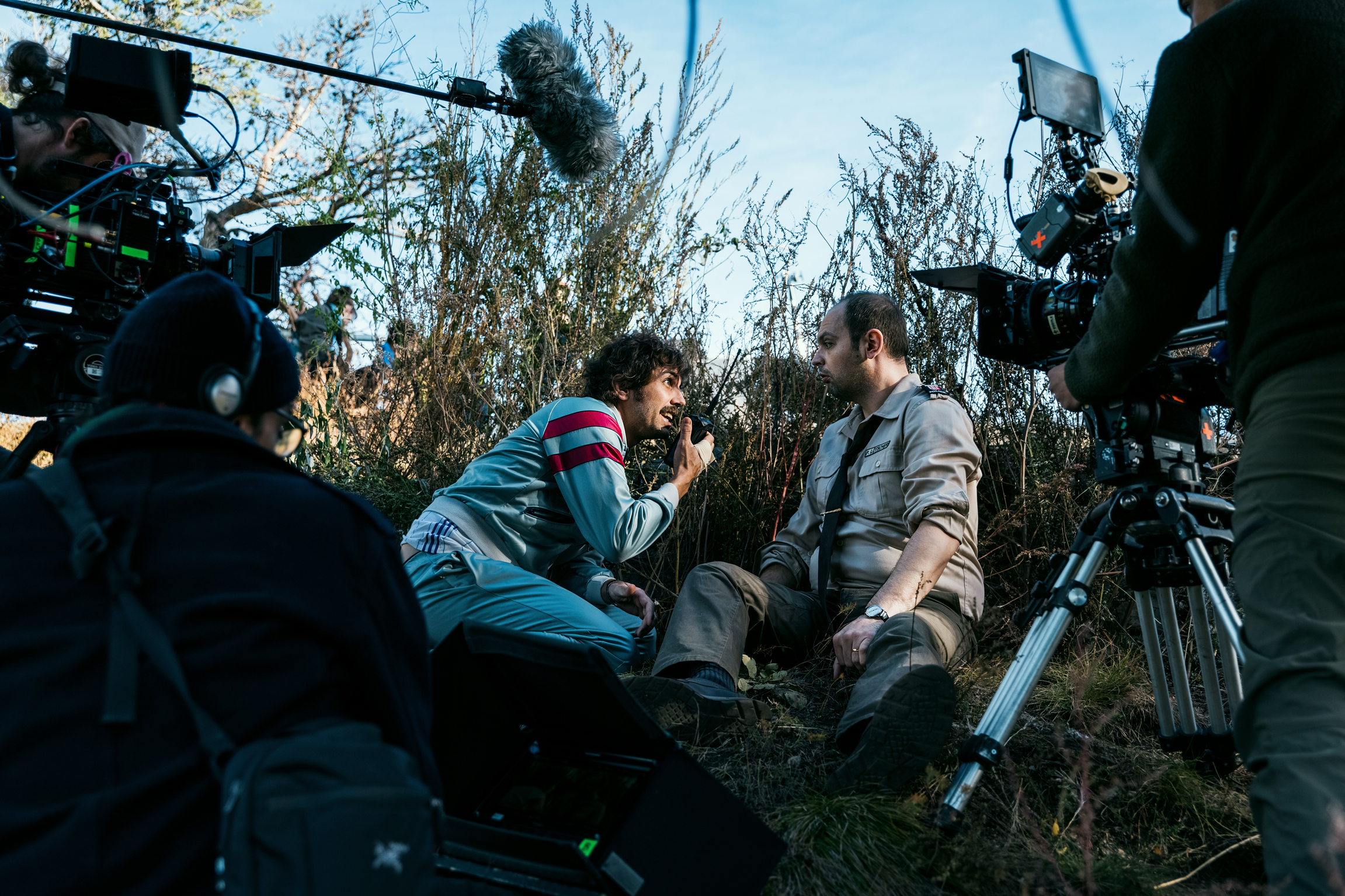 Tschugger Staffel 2 Impressionen vom Drehstart am 20.10.2021 in Lens, VS Die Schauspieler David Constantin und Dragan Vujic bei den Dreharbeiten