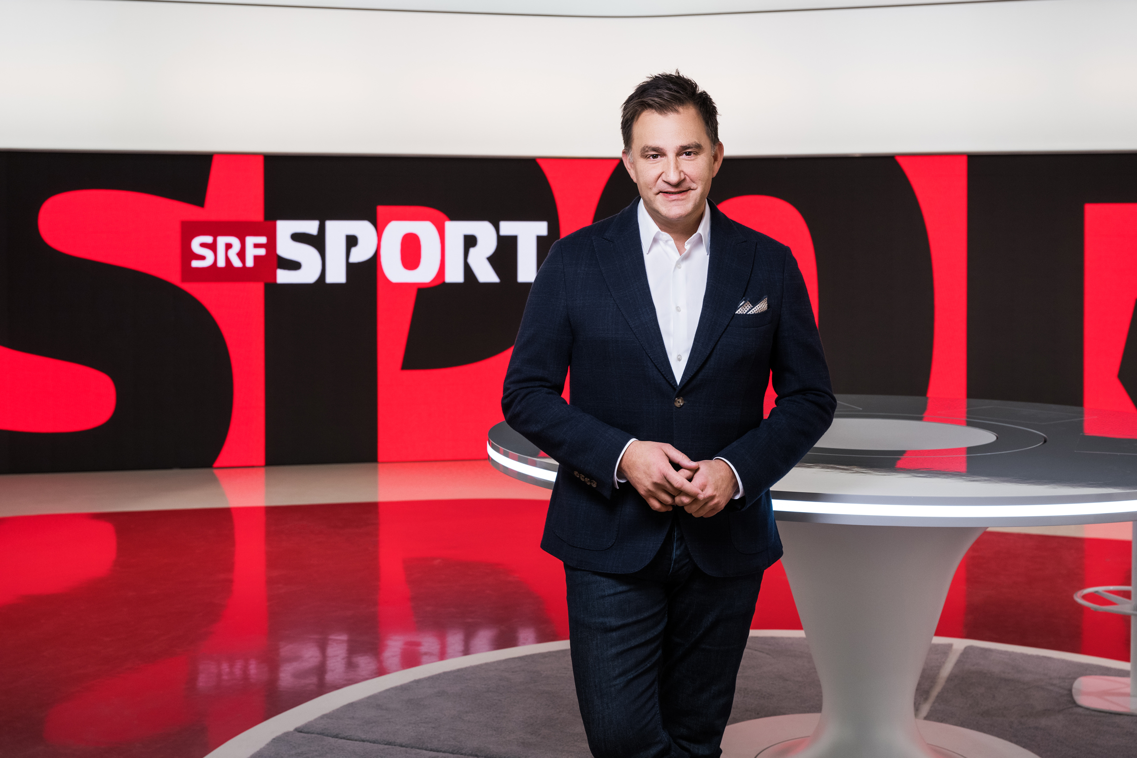 Sascha Ruefer Moderator SRF Sport 2022 Copyright: SRF/Oscar Alessio