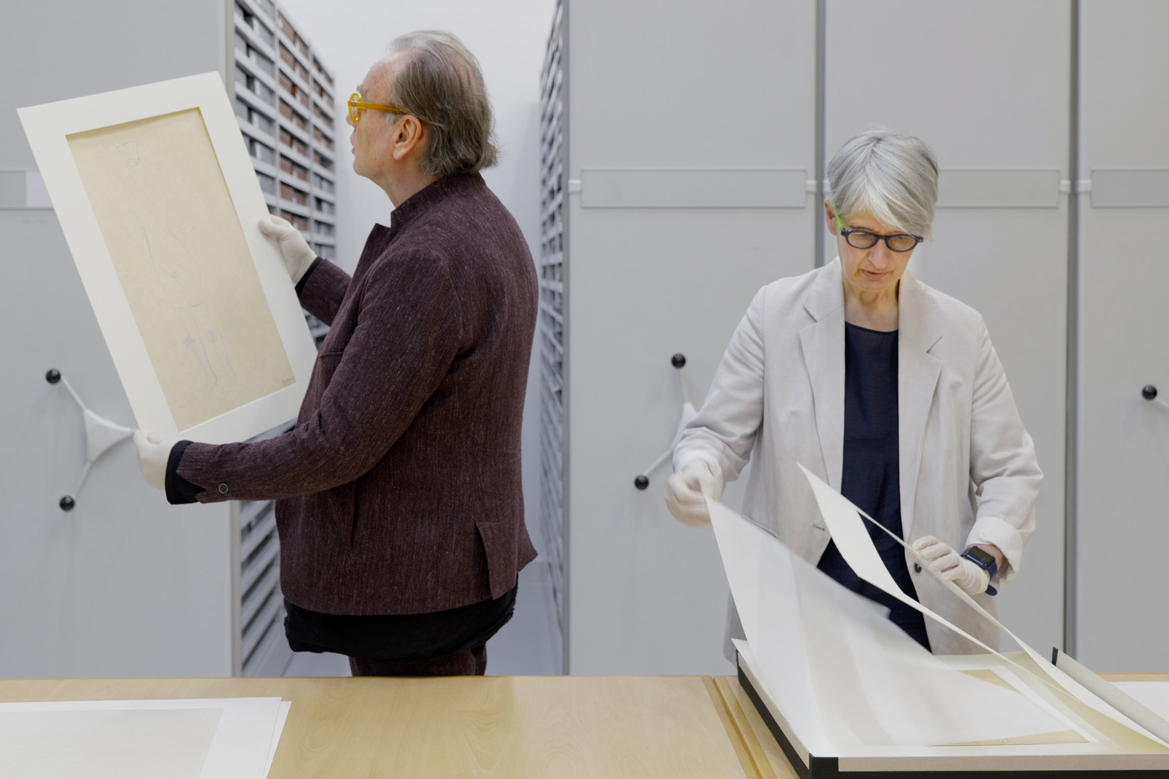 Sternstunde Kunst Schätze unter Verschluss – das System Freeport Experten begutachten Kunstwerke