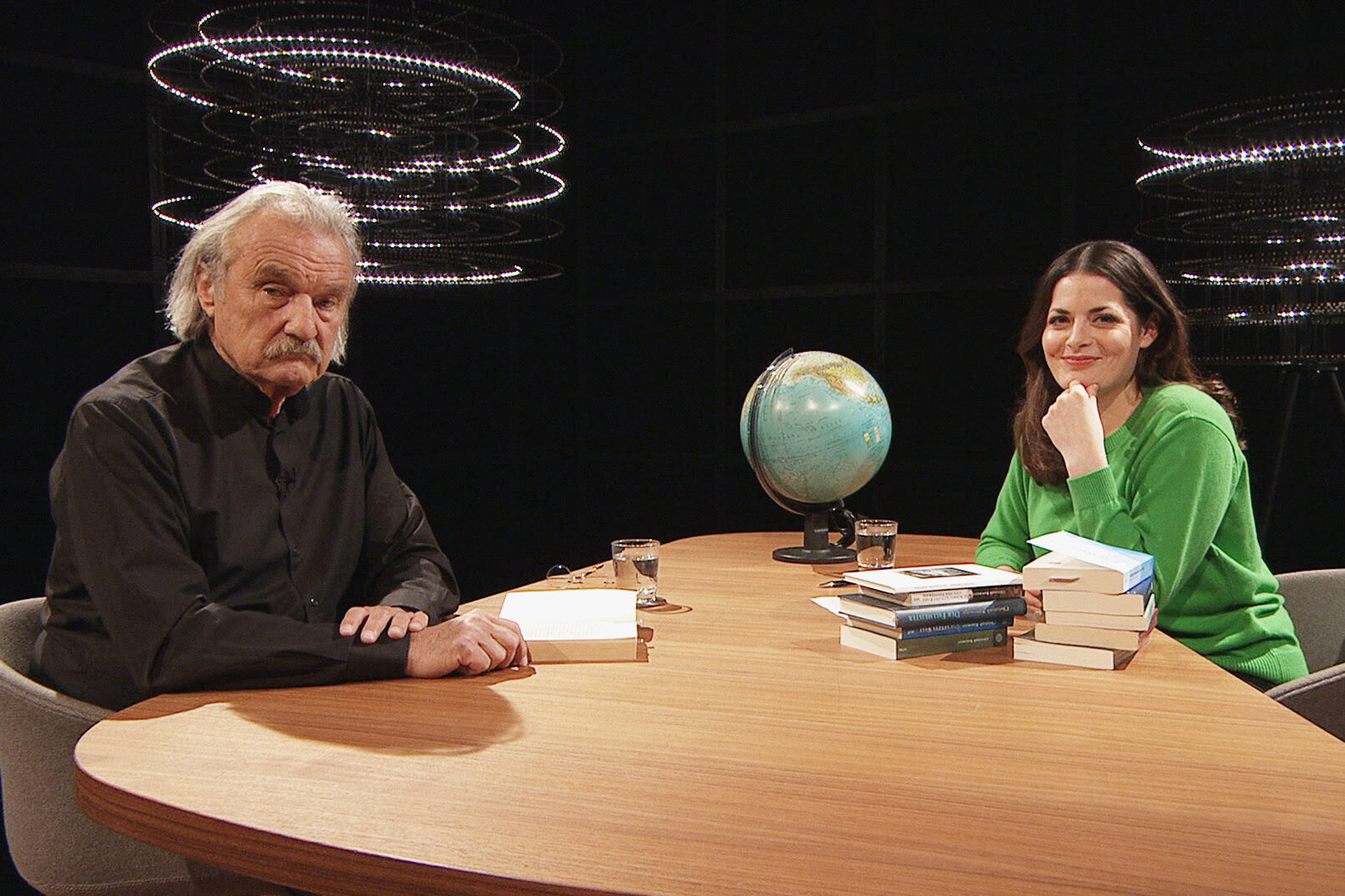 Sternstunde Religion Christoph Ransmayr: Wie fremd ist uns die Welt? Christoph Ransmayr und Moderatorin Olivia Röllin