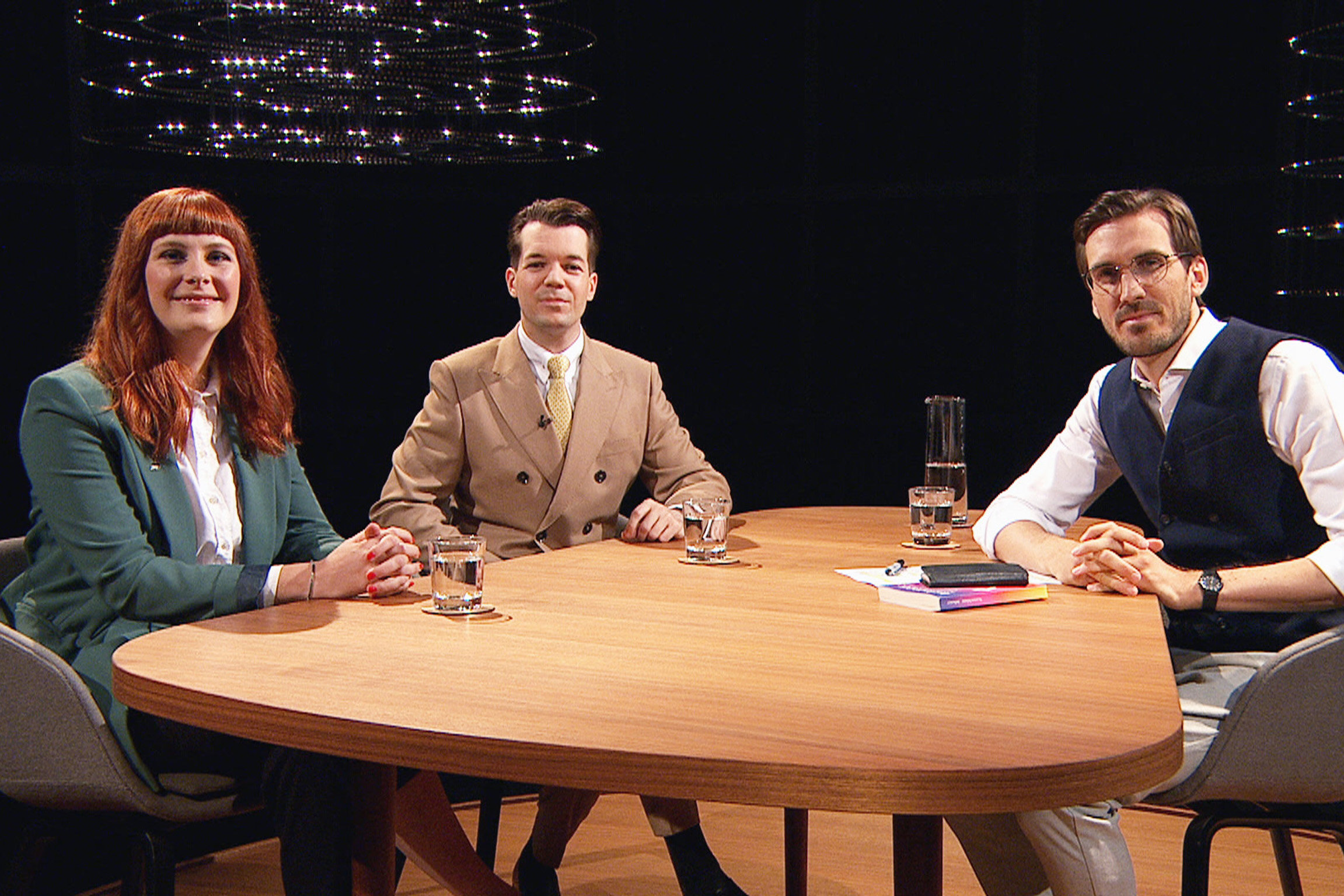 Sternstunde Philosophie Ich poste, also bin ich – Leben in der Influencer-Gesellschaftv.l. Anna Miller, Wolfgang M. Schmitt und Moderator Yves Bossart 2022