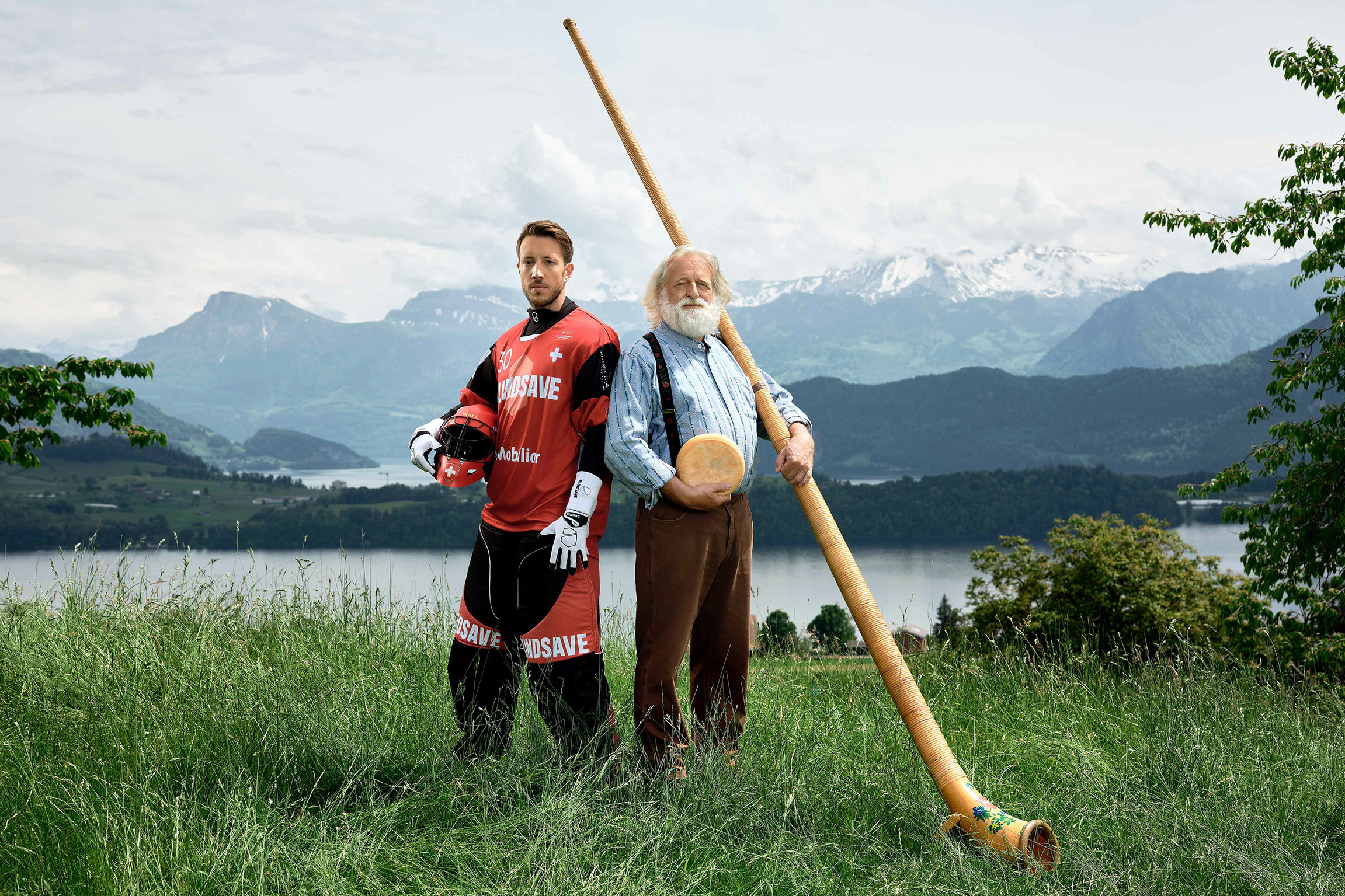 Die Unihockey Nati vor der Heim-WMPascal Meier mit Alphornbläser