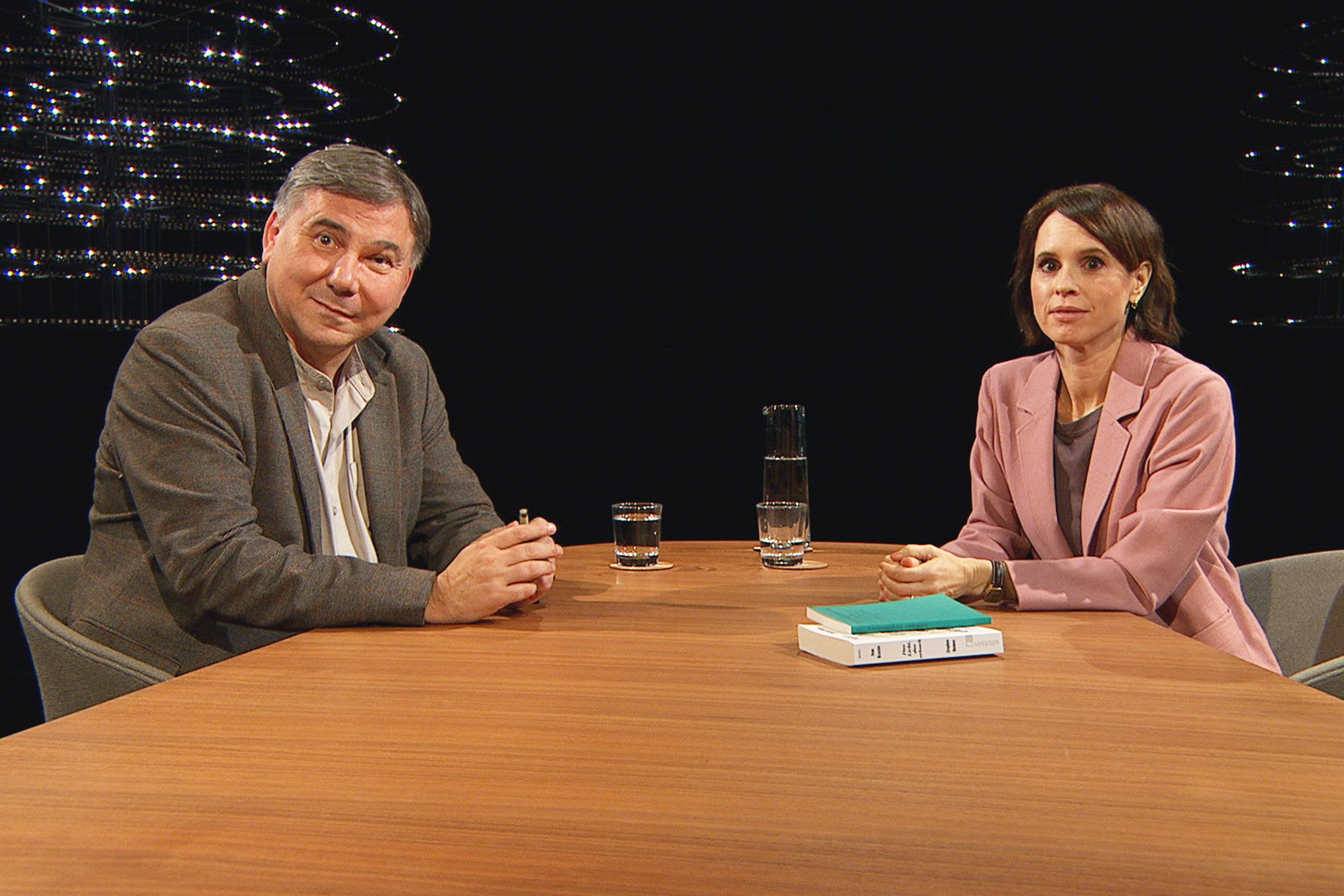 Sternstunde Philosophie Ivan Krastev – Der Krieg in der Ukraine und die Zukunft Europas Ivan Krastev, Politologe und Autor mit Moderatorin Barbara Bleisch Copyright: SRF