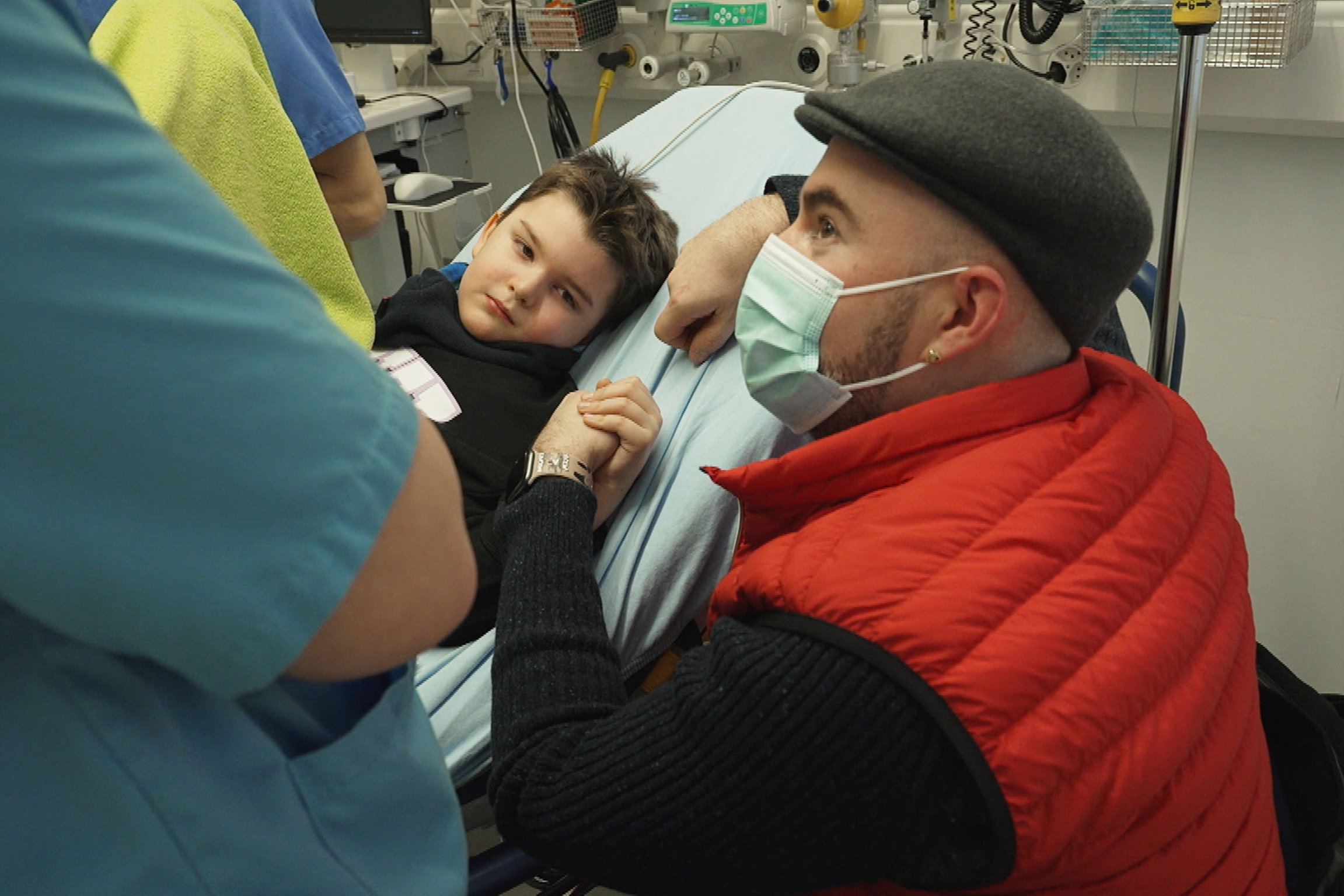 Reporter Spätschicht im Kinderspital – Notaufnahme am Anschlag Notfallpatient im Kinderspital St. Gallen Copyright: SRF