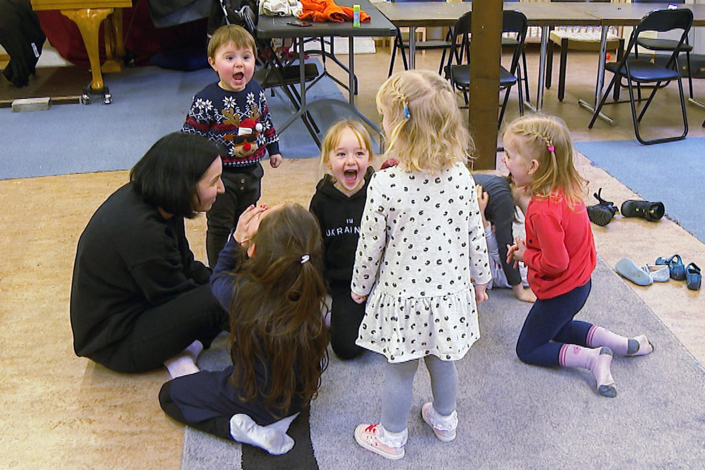Puls Ein Jahr Krieg in der Ukraine – Wie geht es den Kindern? Hilfsangebote für traumatisierte Mädchen und Jungen in der Schweiz Copyright: SRF
