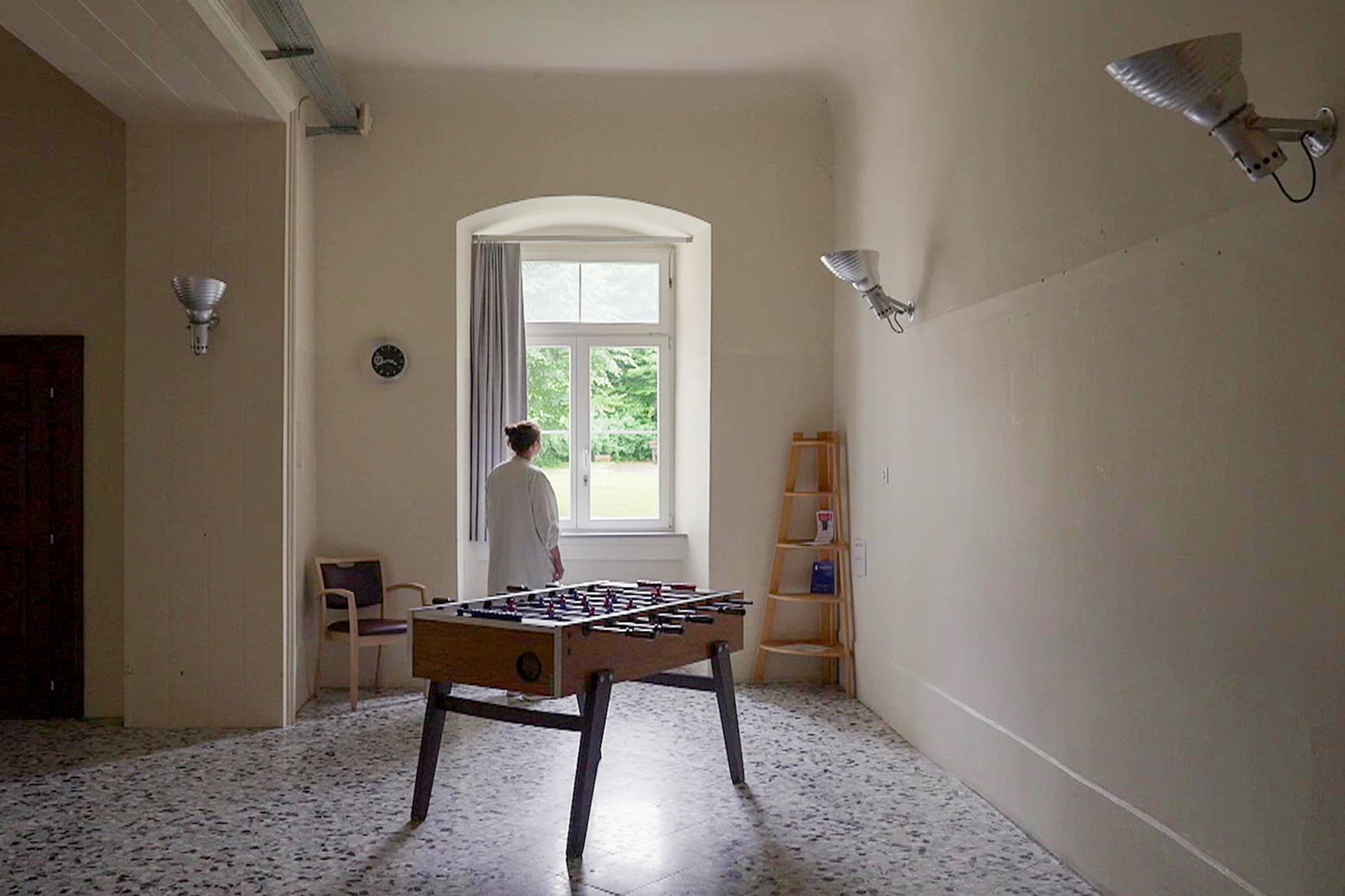 SRF DOKPsychiatrie im Umbruch – Letzter Einblick in den Alltag von BellelayViele verabschiedeten sich schwerden Herzens vom Kloster-Gebäude aus der Barockzeit.Copyright: SRF