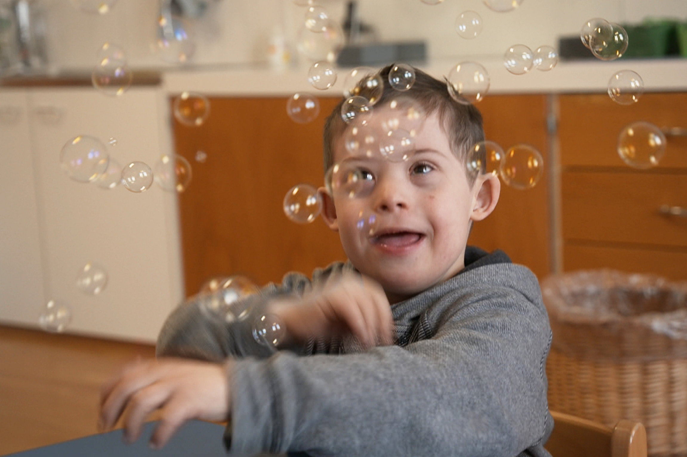 ReporterLeben mit Down-Syndrom – Janusch und seine FamilieJanusch Jappert im KindergartenCopyright: SRF