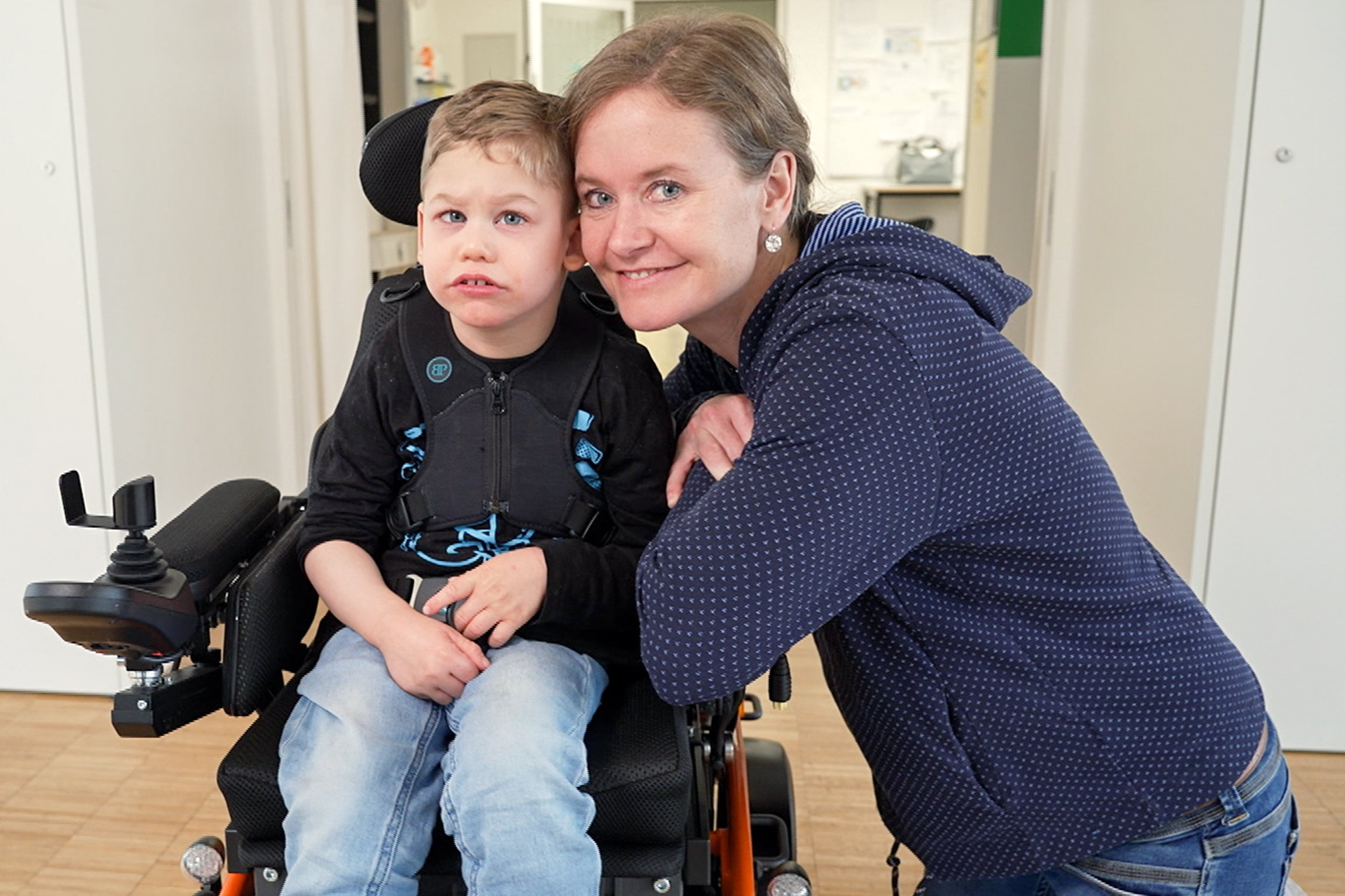 PulsAngehörigenpflege – Muss die Arbeit gratis sein?Anouk Brunschwiler mit ihrem SohnCopyright: SRF