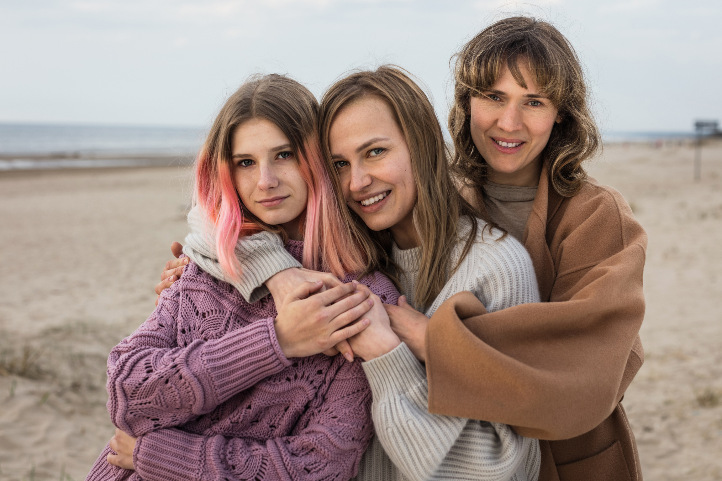 Behind the GlassLancierungsbild: Aurelia Pronina, Daria Egorkinka  und Olga DinikovaCopyright: SRF/Snakefilm