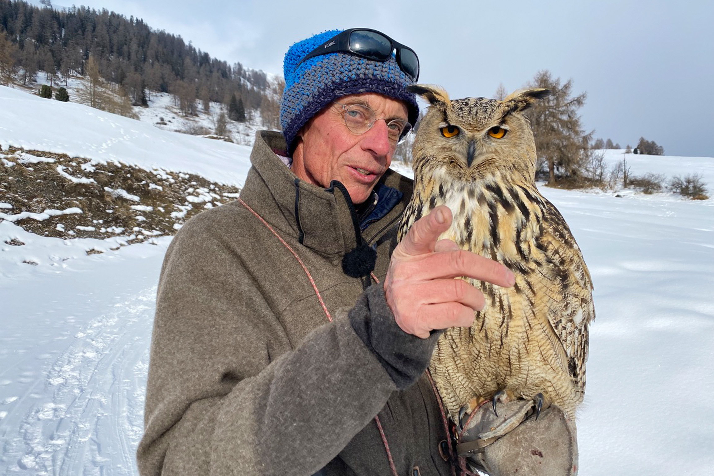ReporterDer Mann mit dem Vogel – Ein Schweizer Hobby-Ornithologe und seine Eule Werner Fischer mit Bubo Copyright: SRF