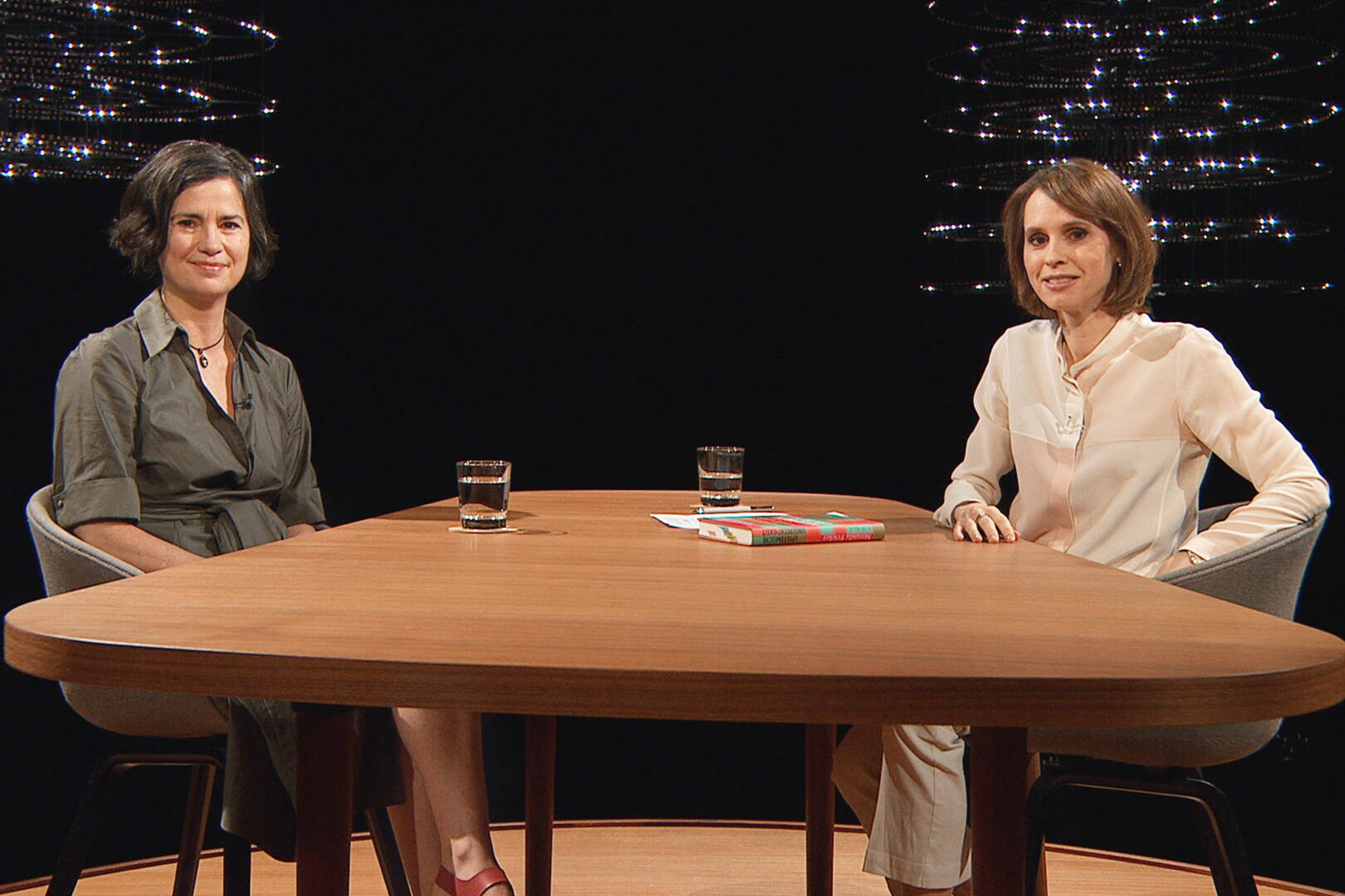 Sternstunde PhilosophieMiranda Fricker – Wissen und MachtMiranda Fricker, Philosophin und Moderatorin Barbara BleischCopyright: SRF