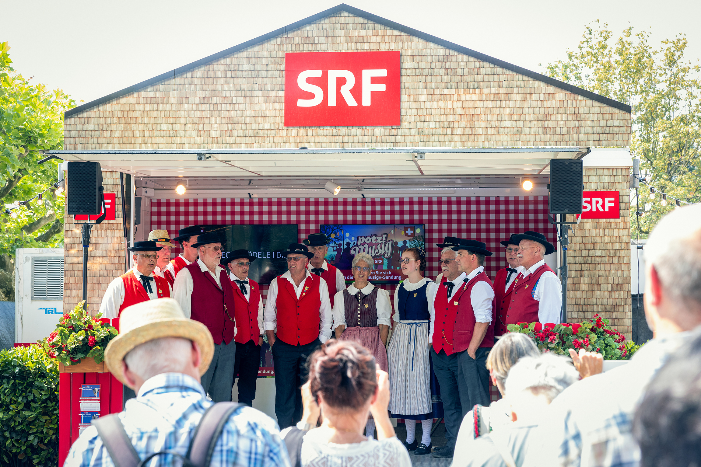 Potzmusig – WunschkonzertÜber drei Tage hatten Jodel- und Volksmusikfans aus der ganzen Schweiz Gelegenheit, ihren Lieblingstitel zu wünschen. 2023Copyright: SRF/Gian Vaitl