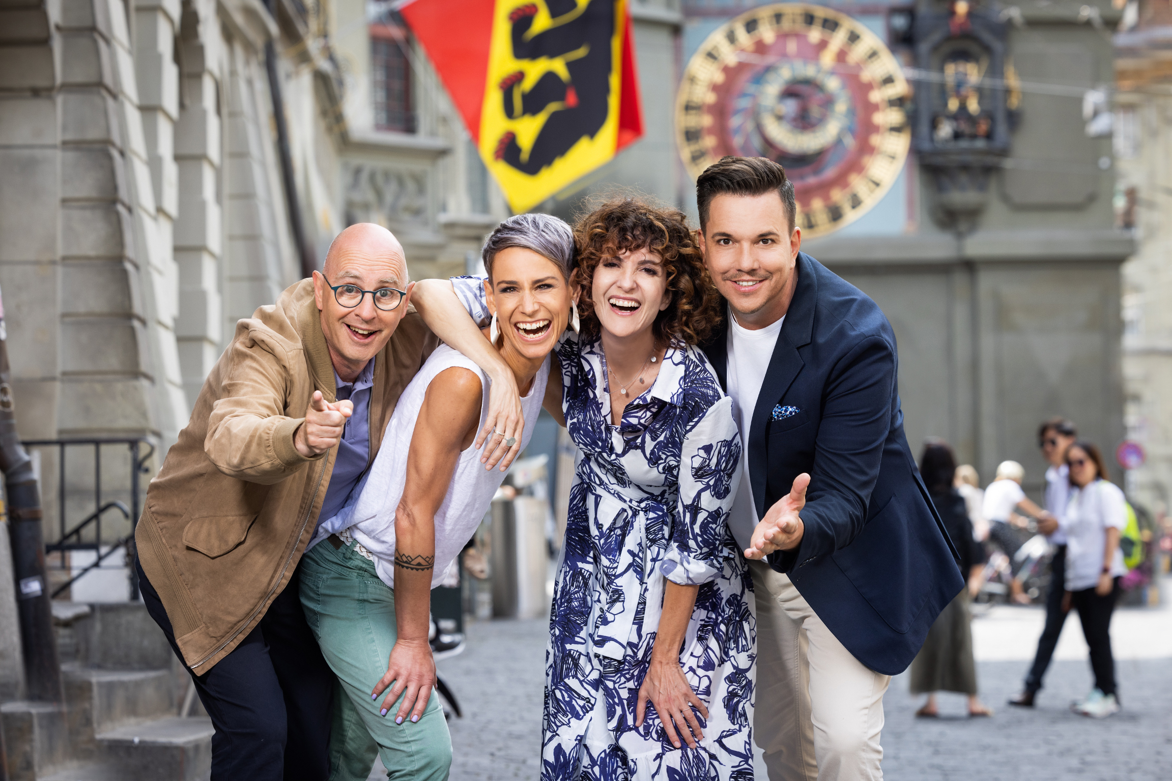 Nationale 1. August-Sendung der SRG SSRDie Moderatorinnen und Moderatoren aus allen 4 Landesteilen: v.l. Jean-Marc Richard (RTS), Corina Schmed (RTR), Sandy Altermatt (RSI) und Sven Epiney (SRF) in Bern.2023Copyright: SRF/Severin Nowacki
