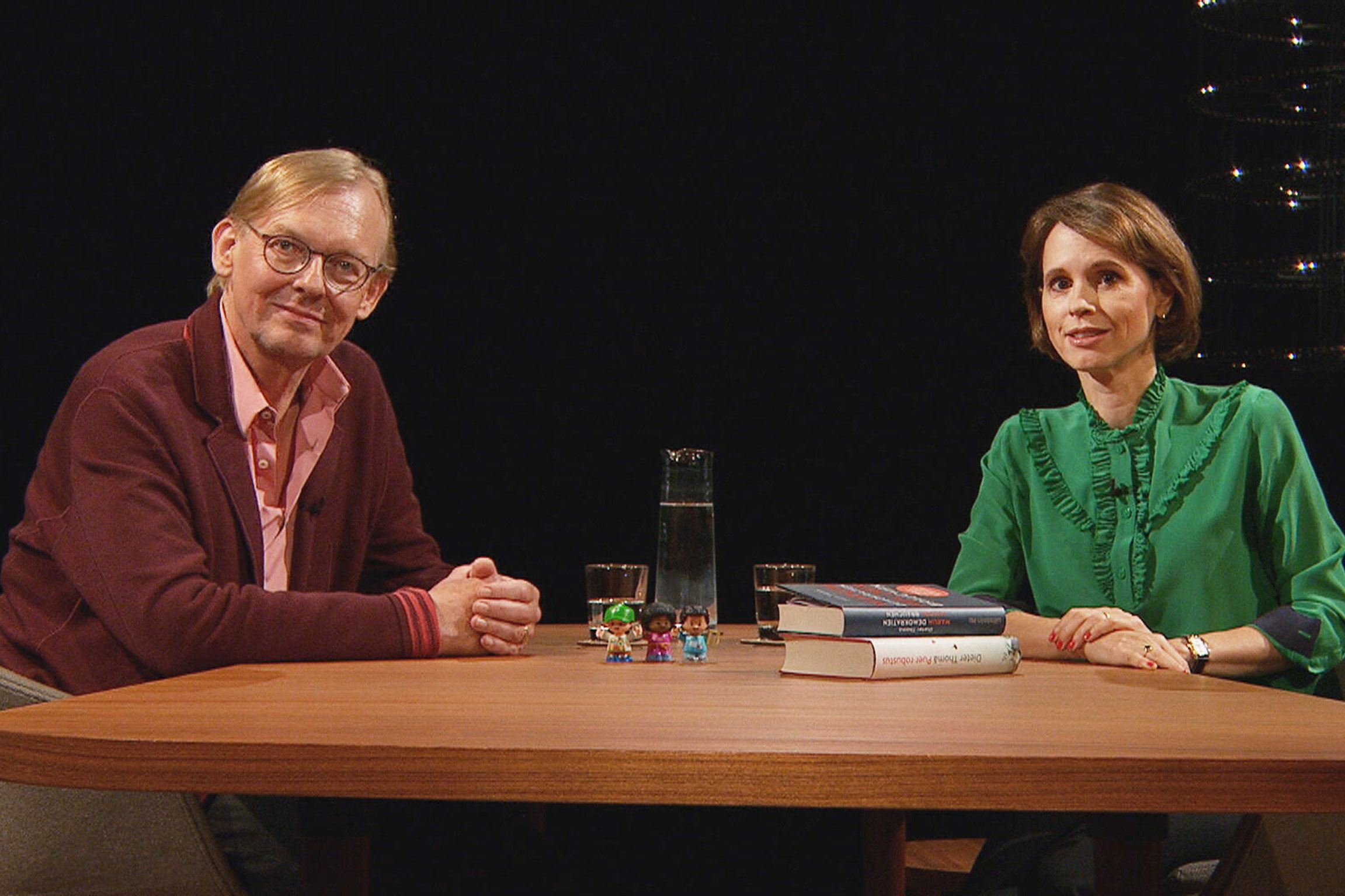Sternstunde PhilosophieDieter Thomä – Produktives Stören bringt die Welt voranDieter Thomä und Moderatorin Barbara BleischCopyright: SRF