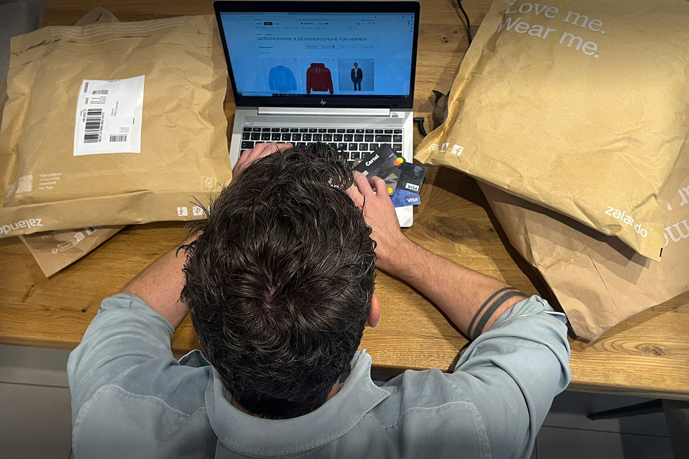 PulsShopping am Limit: Bin ich kaufsüchtig?Kaufsucht ist eine psychische Erkrankung, die verbreiteter ist, als man denkt.Copyright: SRF