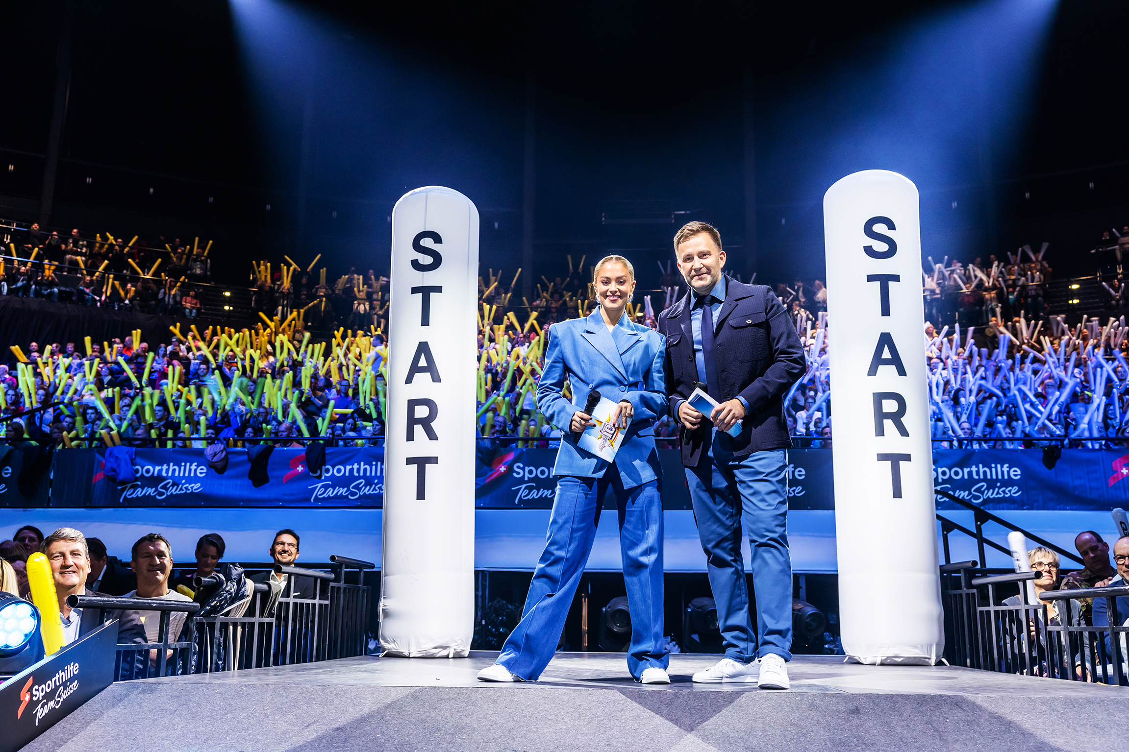 Super10Kampf 2023Jennifer Bosshard und Sascha Ruefer moderieren den Abend.Copyright: SRF/Mirco Rederlechner