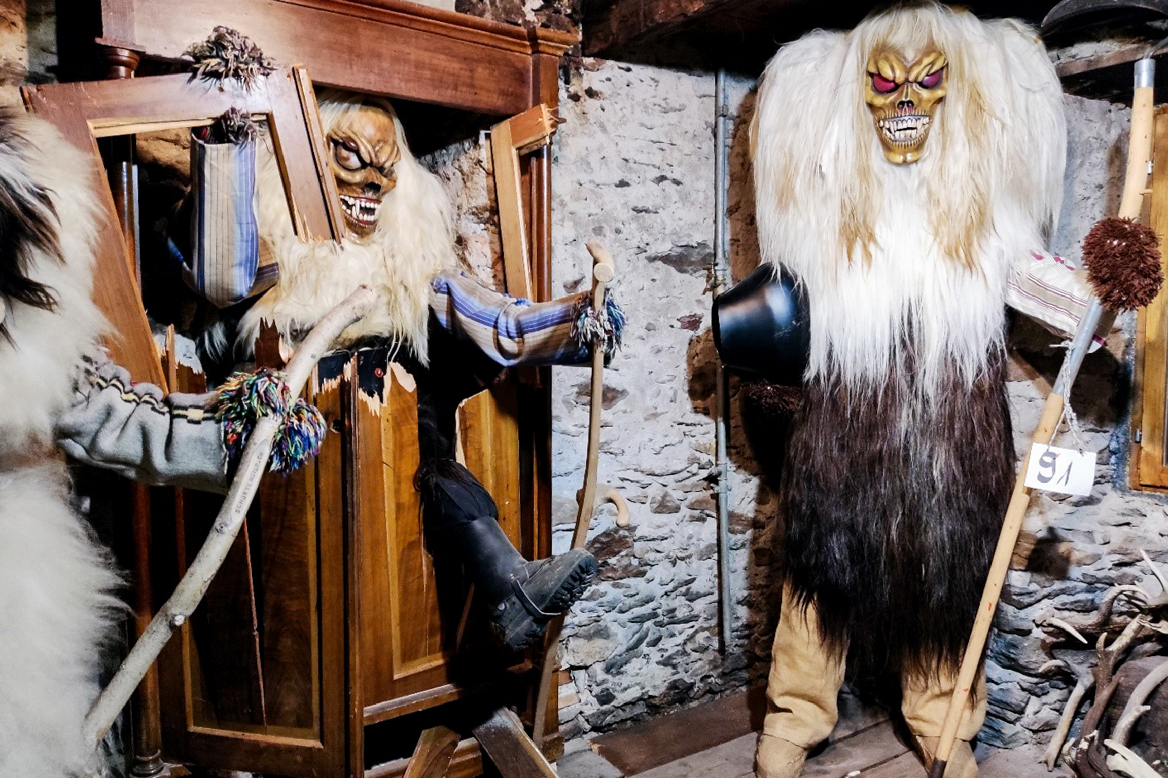 SRF 1 – OutdoorSchweizer WinterbräucheDie Tschäggättä aus dem Lötschental2023Copyright: SRF/Marcel Hähni