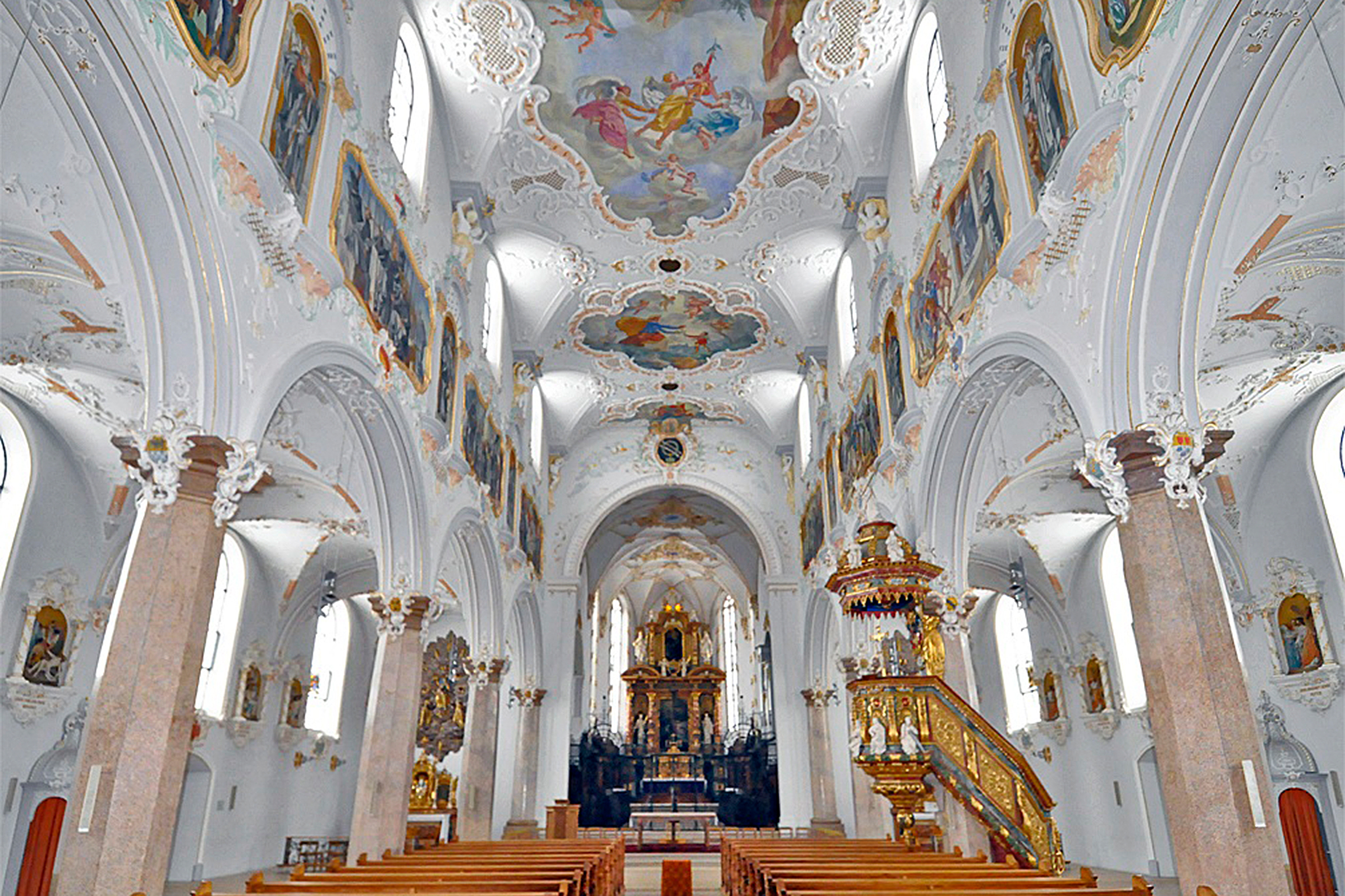 Römisch-katholischer Gottesdienst zu Ostern aus dem Kloster MariasteinInnenraum der Klosterkirche Mariasteinam