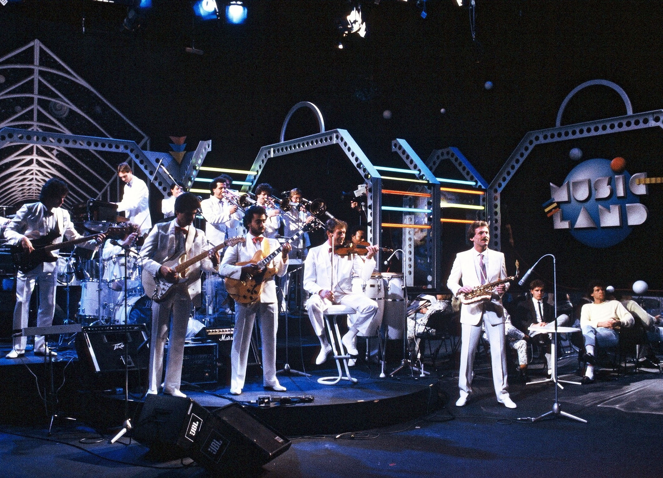 musicland1_2.jpg