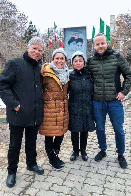 Meine fremde HeimatIran Sima und Remo Diethelm mit ihren Eltern Sylvie und Majid Bagmische in Täbris.