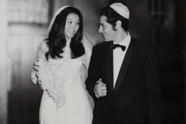 DOK - Roger Schawinski Roger Schawinski bei der Hochzeit mit Priscilla Colón, 19702020