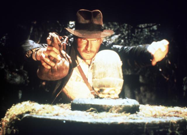 Jäger des verlorenen Schatzes Schnappt sich die Statue: Harrison Ford als Indiana Jones