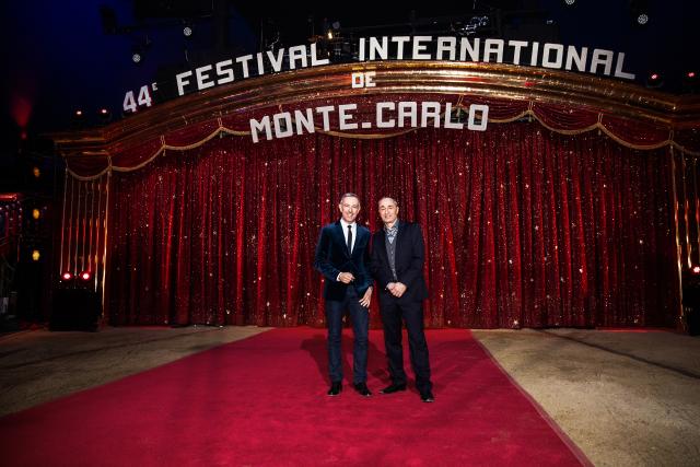 44. Zirkusfestival Monta CarloDani Fohrler (l.) moderiert die Zirkusshow zusammen mit Johannes Muntwyler als Ko-Kommentator für SRF.2020