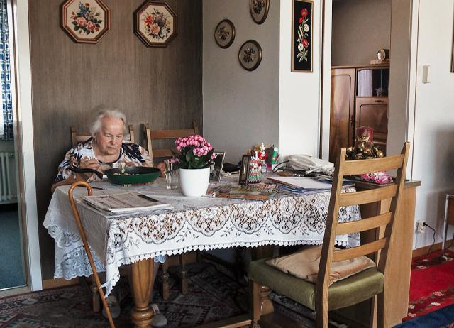Von heute auf morgen Zwischen Autonomie und Fremdbestimmung Die 94-jährige Elisabeth Willen fühlt sich oft sehr einsam