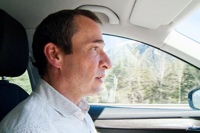 Reporter Der Krisenchef - Unterwegs mit Martin Bühler Martin Bühler, Krisenchef des Kantons Graubünden, ist im Kampf gegen Corona gefordert, wie nie zuvor.