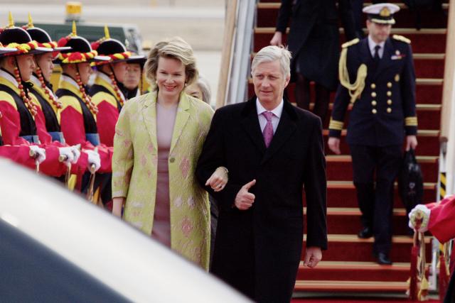 SRF DOK: Beruf Königin  Mathilde von Belgien Mathilde mit ihrem Mann in Südkorea